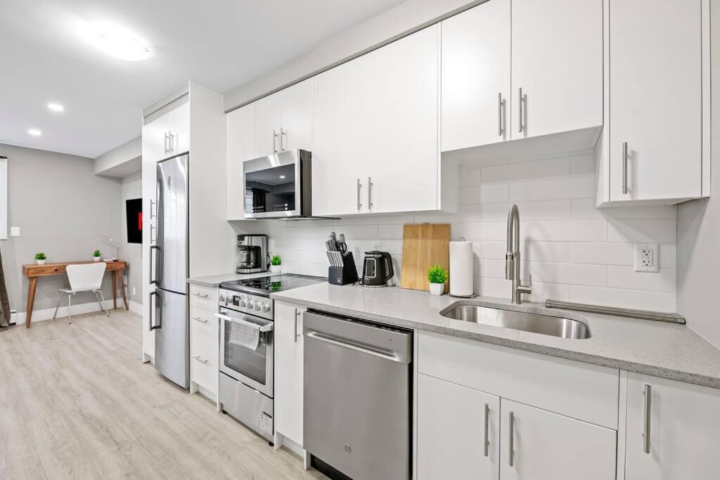 Modern Unit - Close To Dt * Edmonton