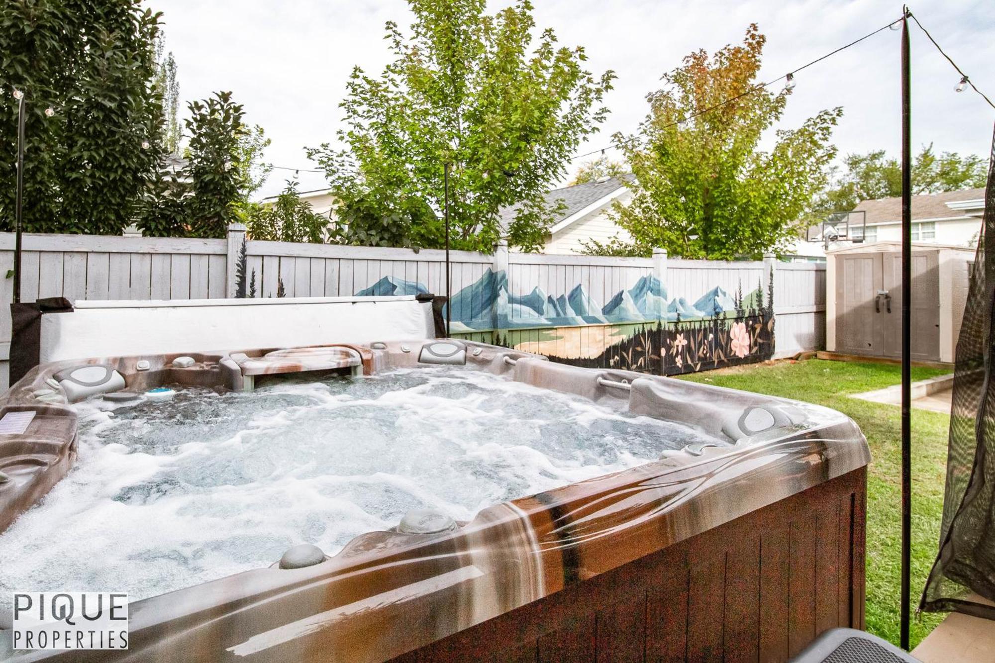 Holiday home 5 Bedroom Nordic Home, Pet Friendly, Garage, Wifi, Foosball!