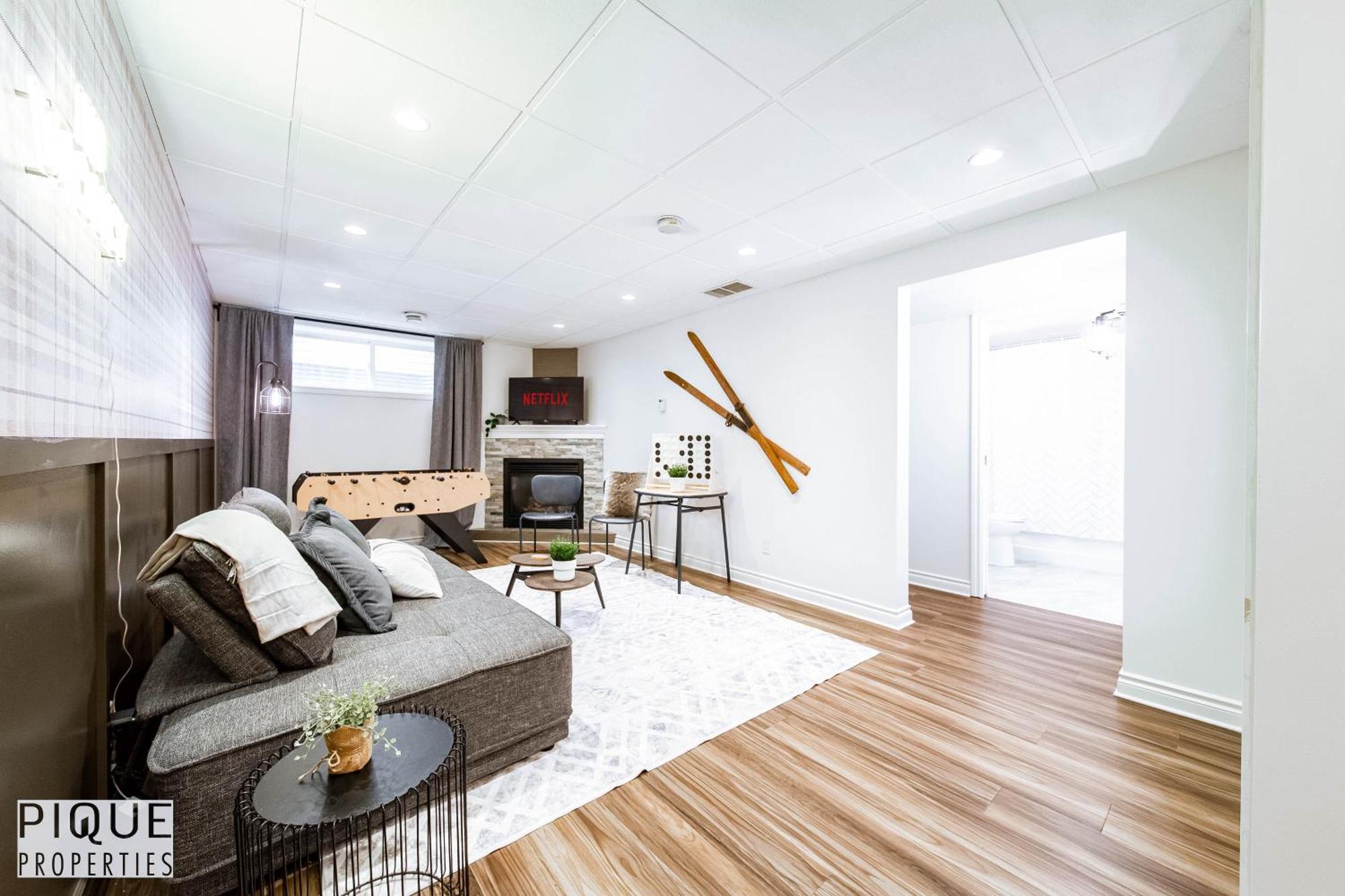 5 Bedroom Nordic Home, Pet Friendly, Garage, Wifi, Foosball! Holiday home