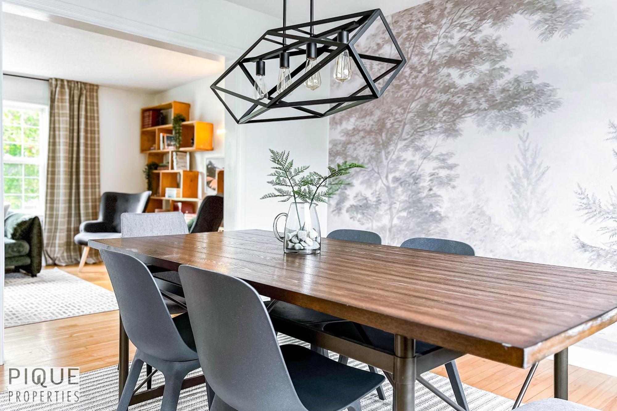 5 Bedroom Nordic Home, Pet Friendly, Garage, Wifi, Foosball!