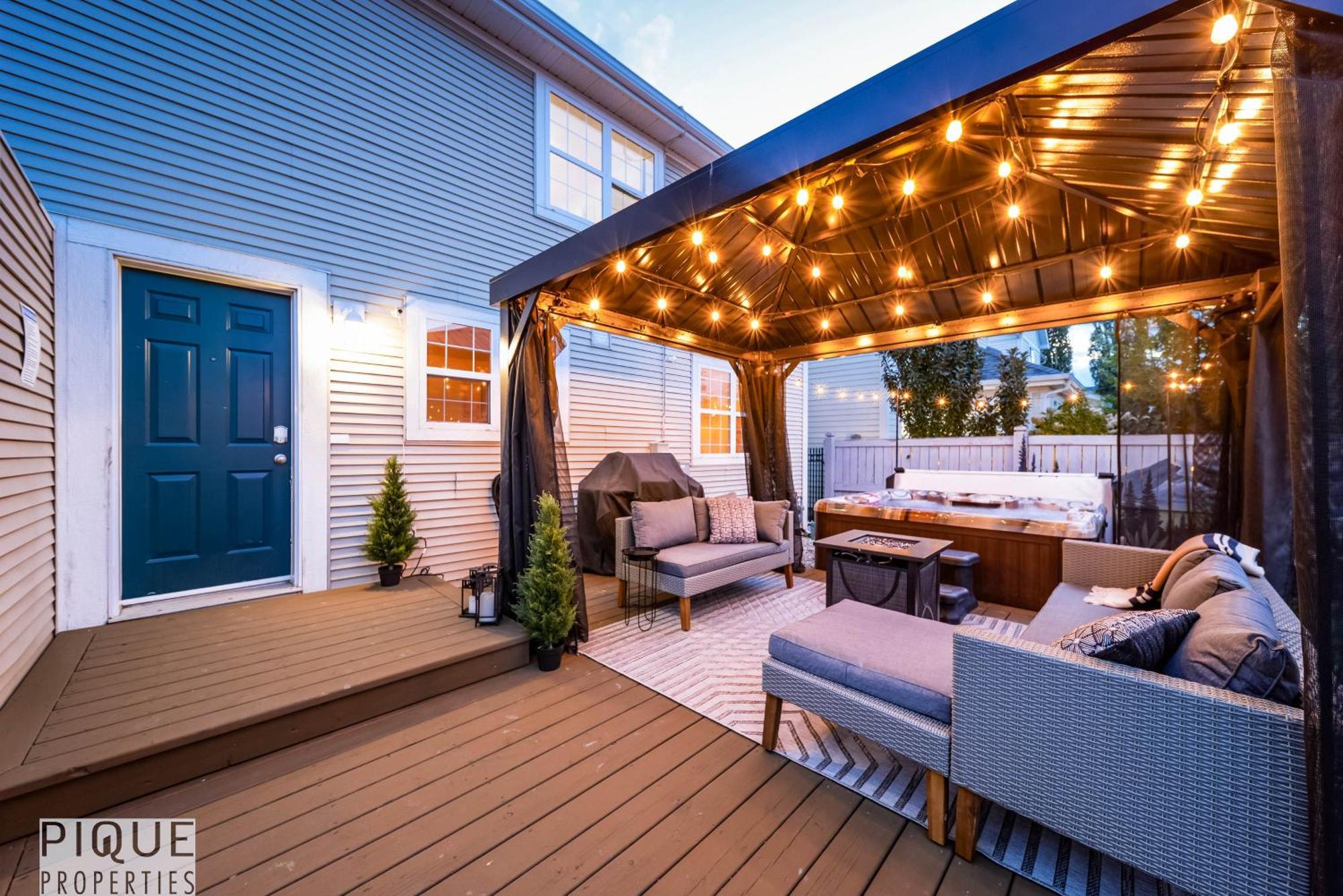 Holiday home 5 Bedroom Nordic Home, Pet Friendly, Garage, Wifi, Foosball! *