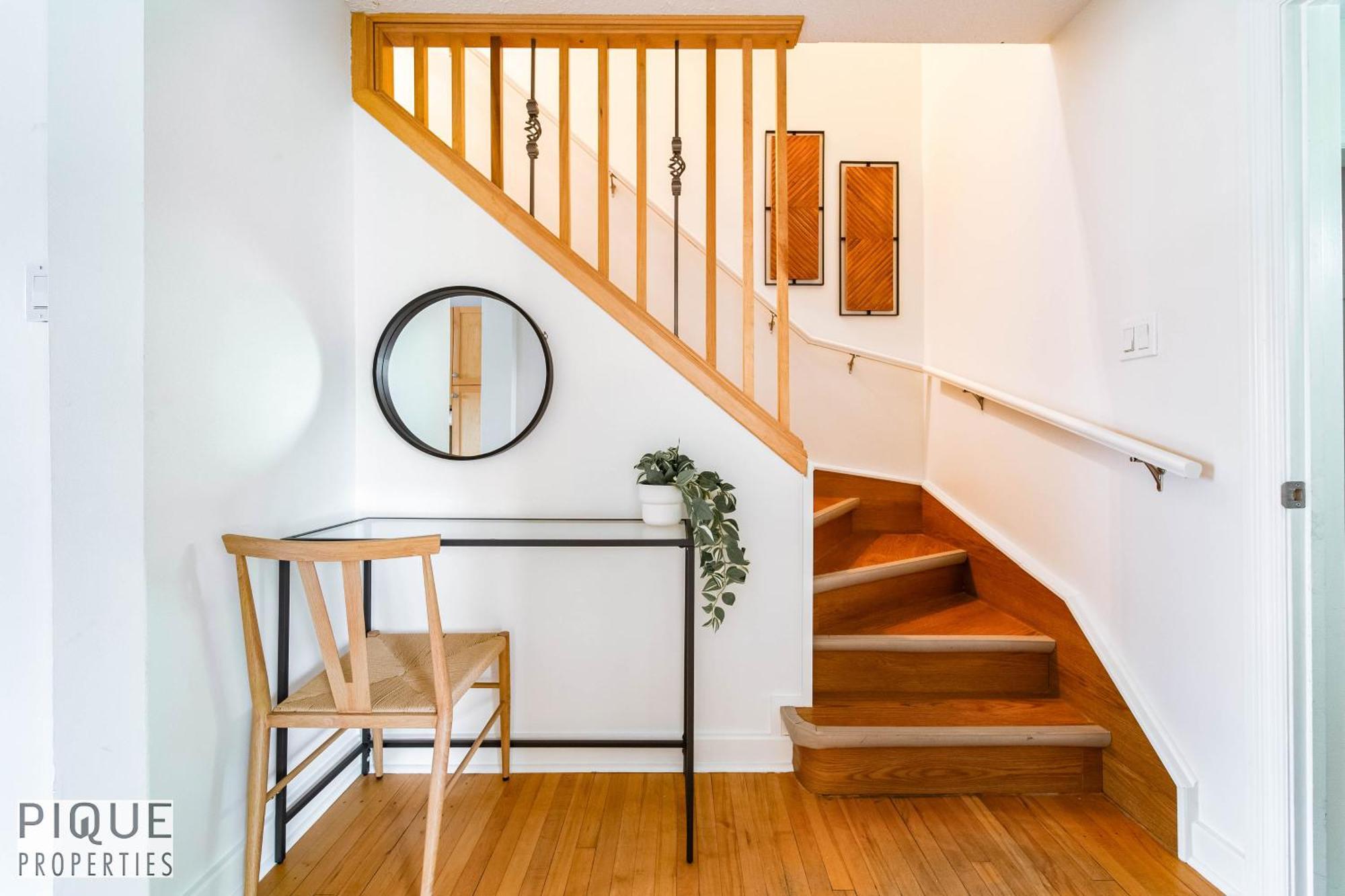 5 Bedroom Nordic Home, Pet Friendly, Garage, Wifi, Foosball! * Edmonton