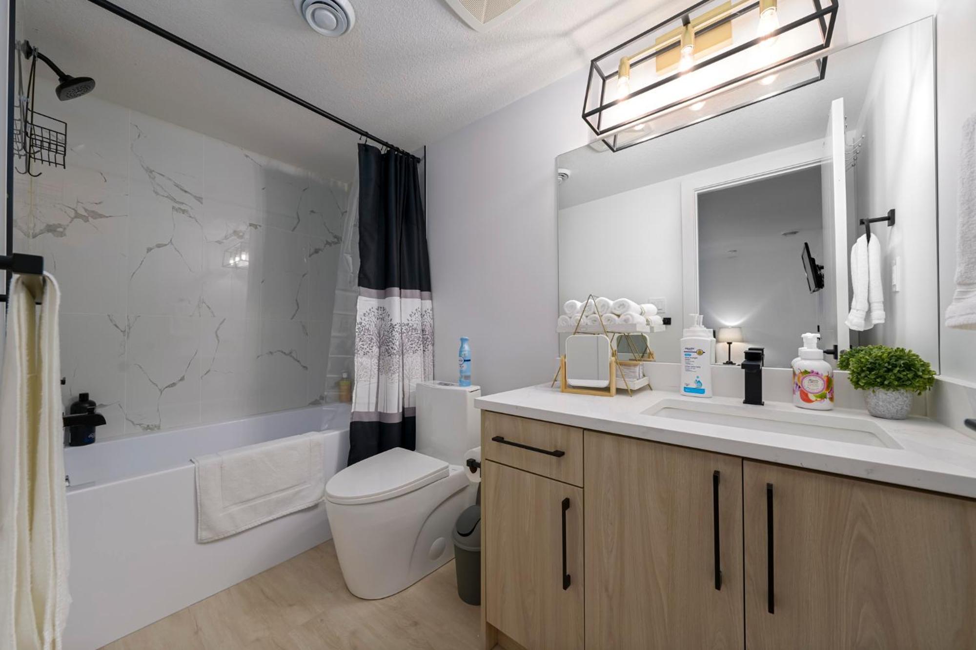 Apartment Modern Suite By Royal Alexandra Hospital L Free Parking Wifi Netflix