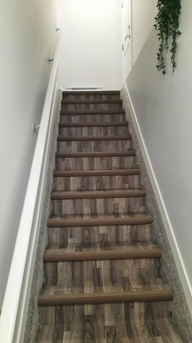Carsonway Basement Apartment