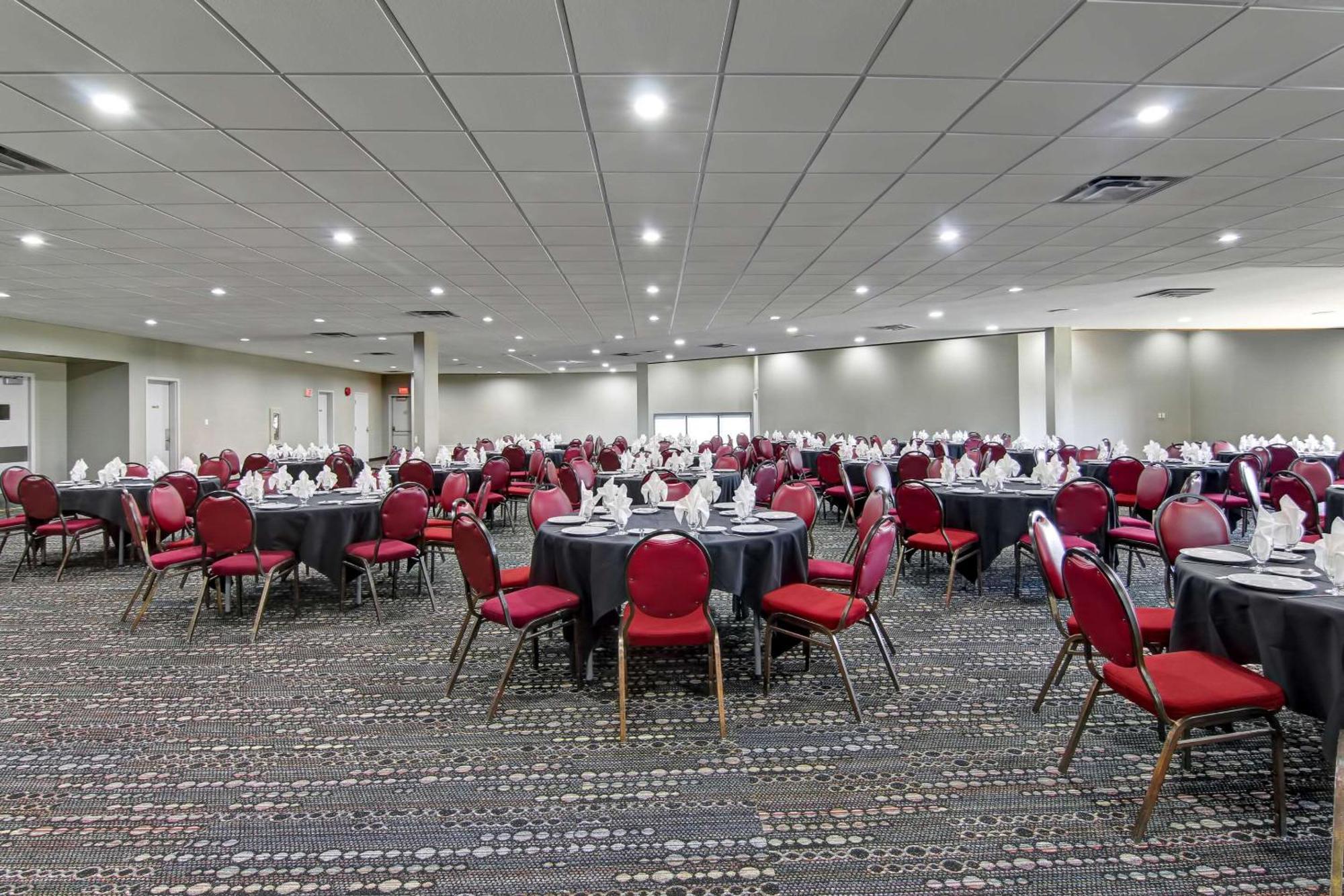 Radisson & Conference Centre Edmonton