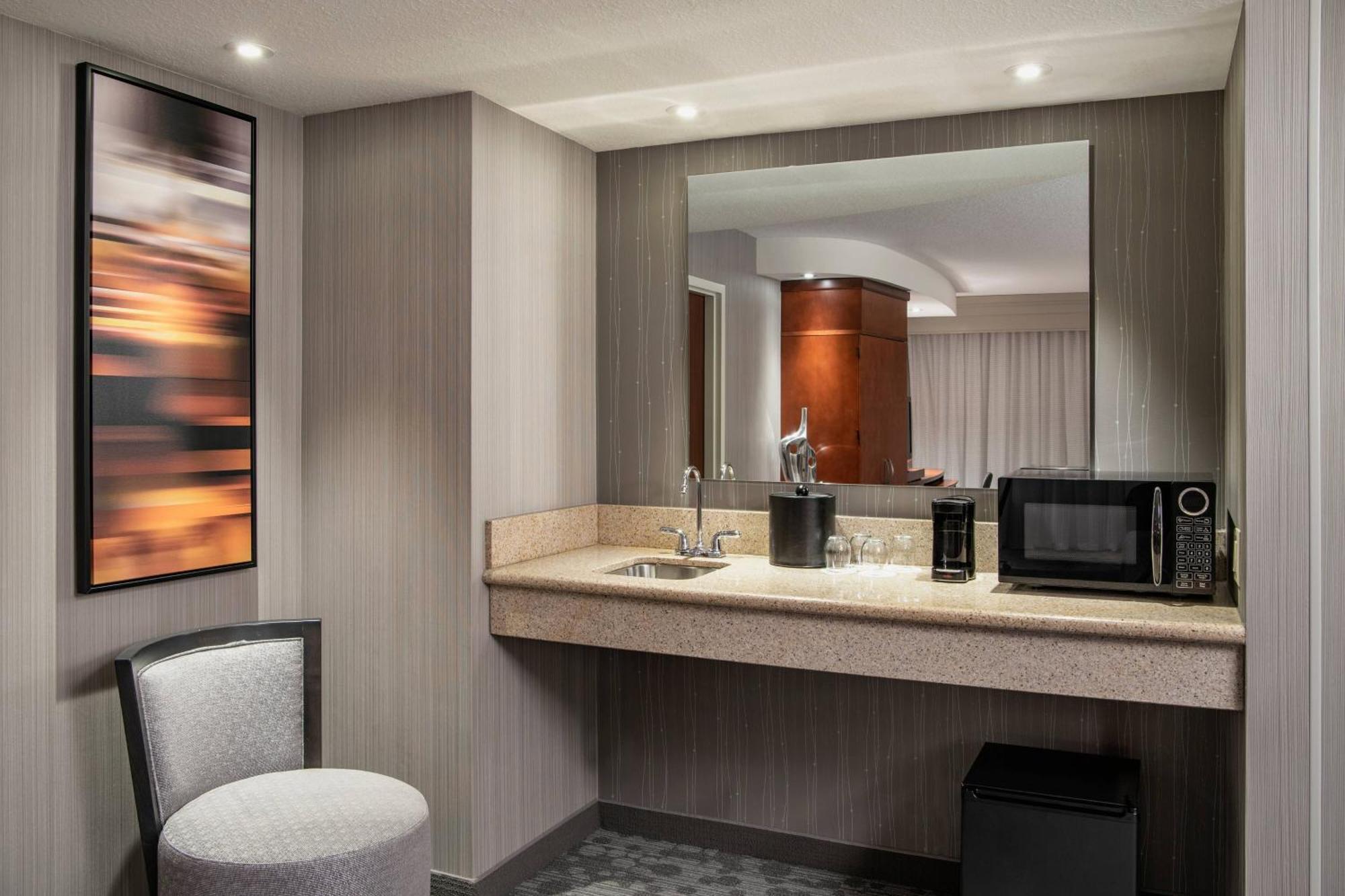 Courtyard By Marriott West 3*