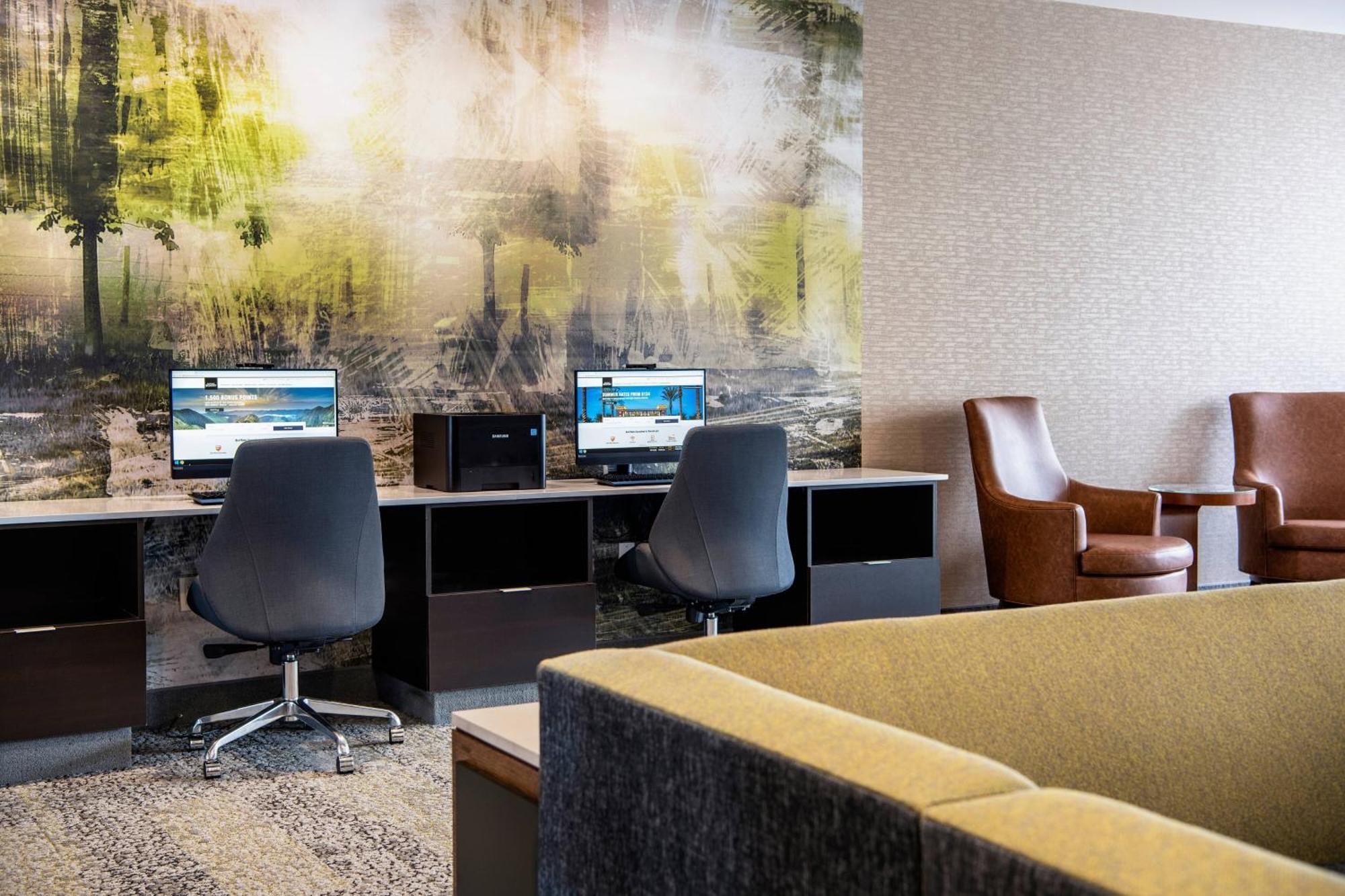 Hotel Courtyard By Marriott West