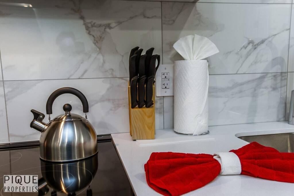 Apartment Modern Executive Home-sleeps12-kingbeds-fullhouse