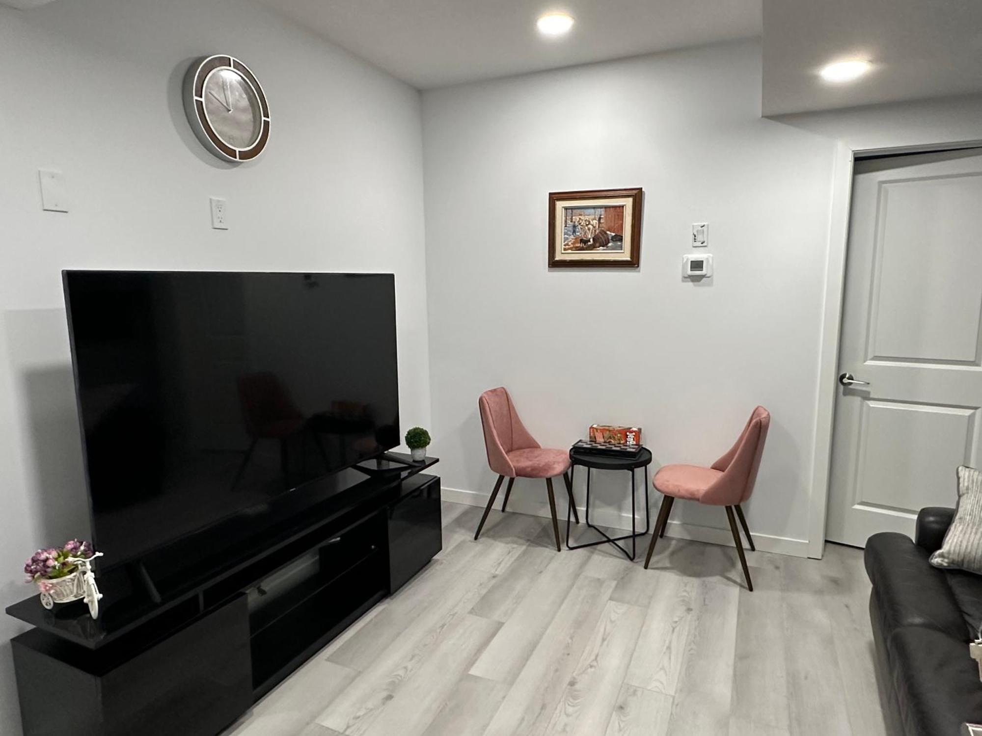 Apartment Muaysh Cozy Family - Londonderry Mall Edmonton