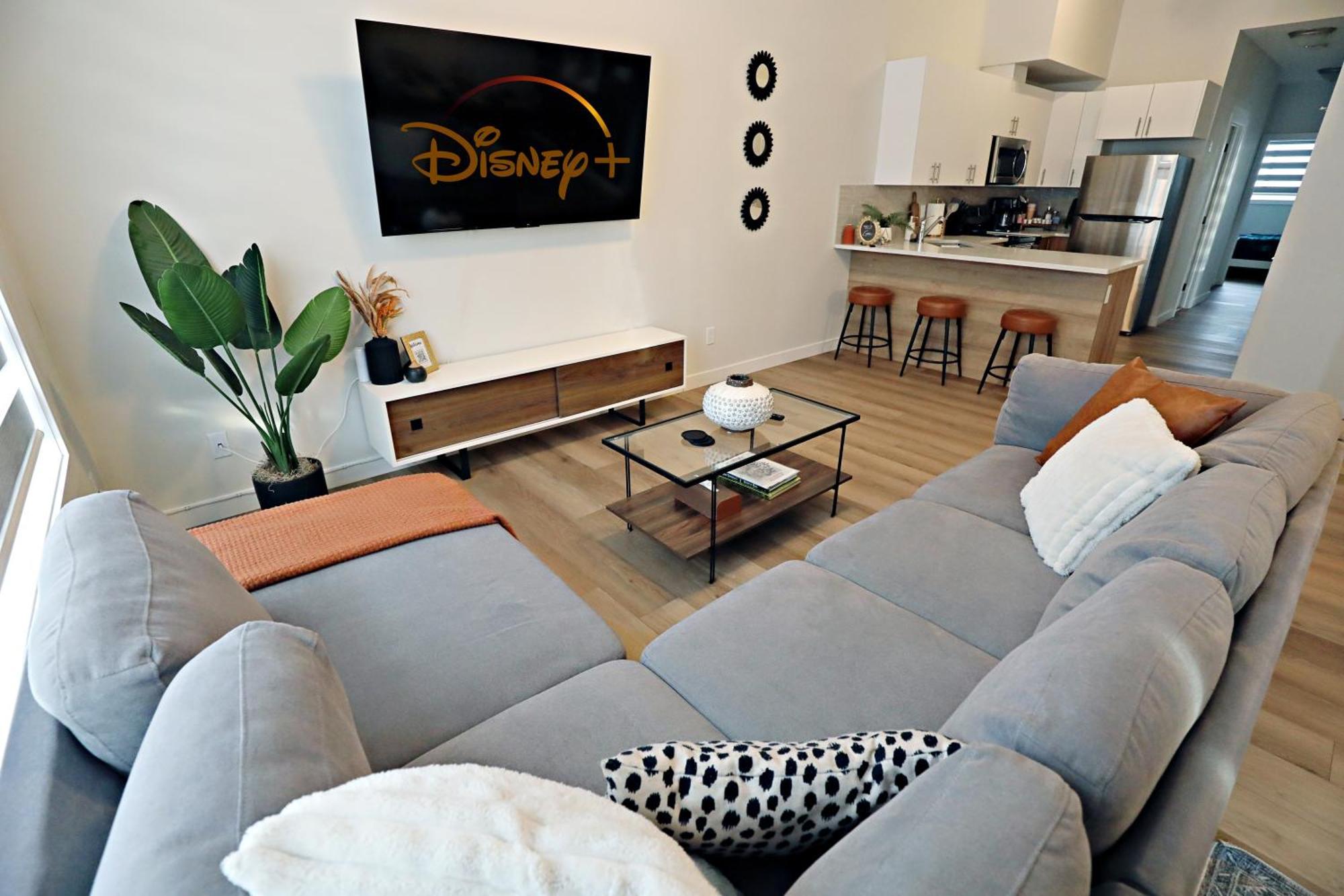 Holiday home Downtown 5 Bedroom,rogers,commonwealth,nait *