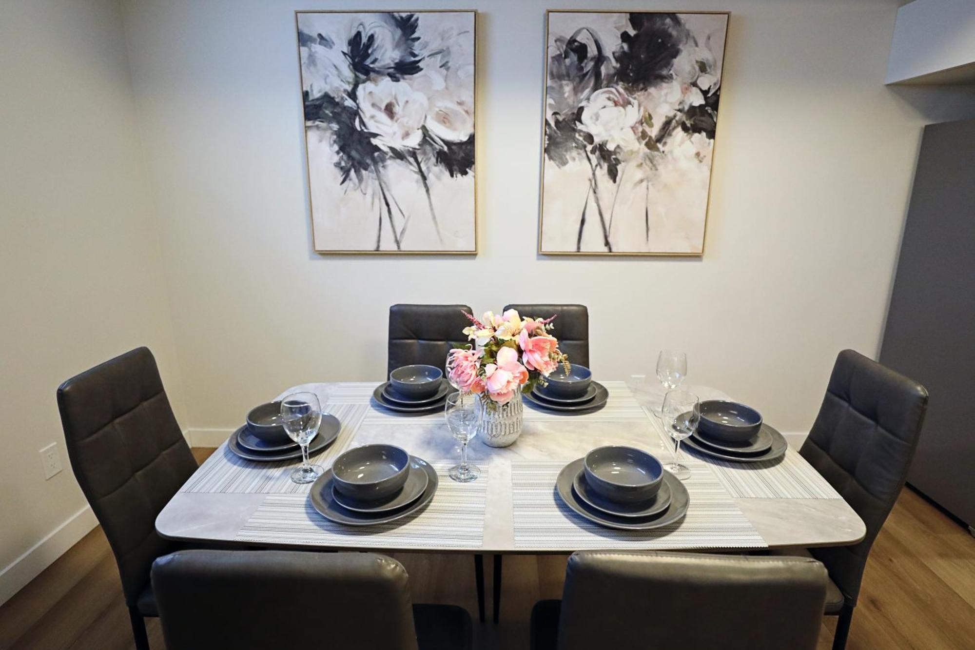 Downtown 5 Bedroom,rogers,commonwealth,nait