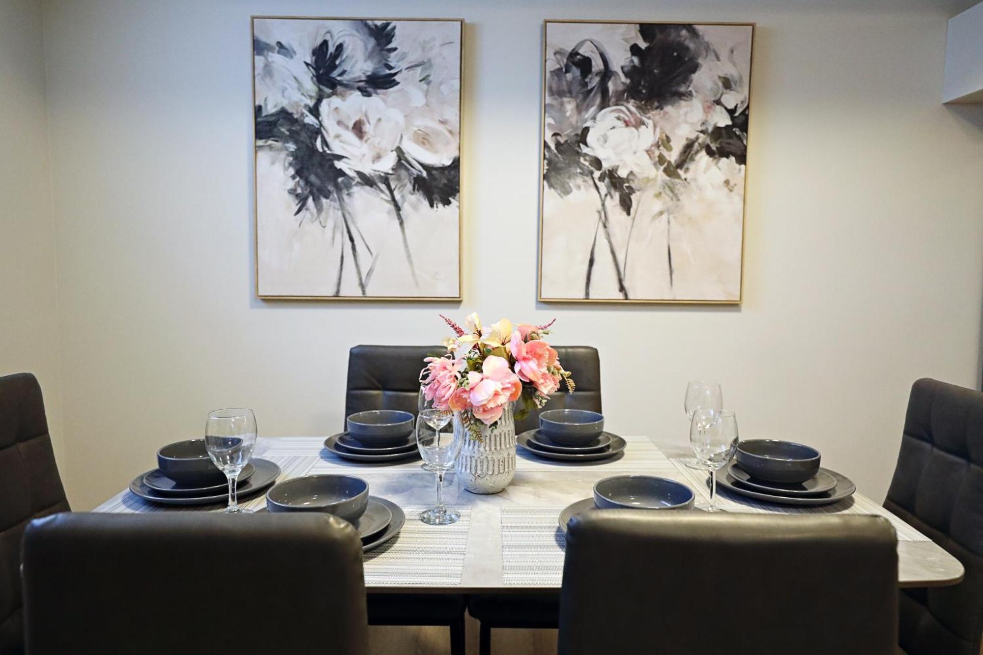 Downtown 5 Bedroom,rogers,commonwealth,nait Holiday home
