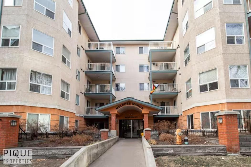 The Neon Palace - Kingbed - Fireplace - Netflix - Ug Park * Edmonton