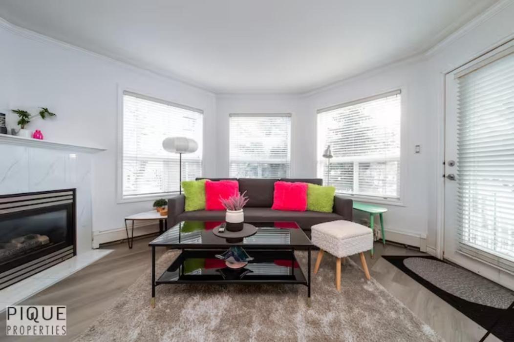 Aparthotel The Neon Palace - Kingbed - Fireplace - Netflix - Ug Park