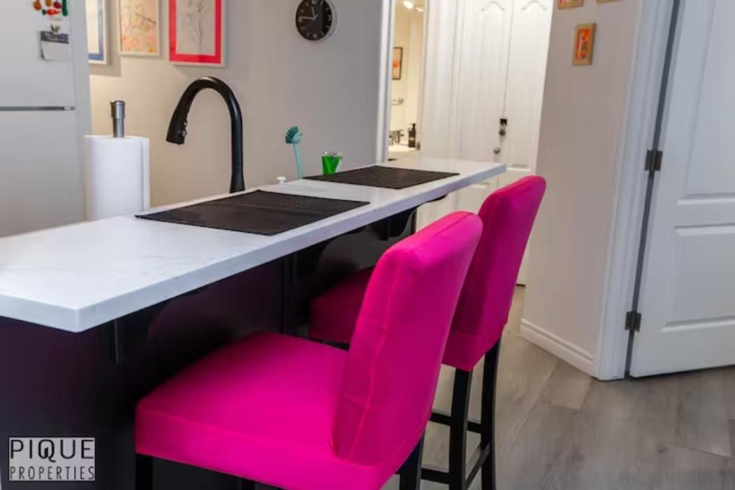 Aparthotel The Neon Palace - Kingbed - Fireplace - Netflix - Ug Park