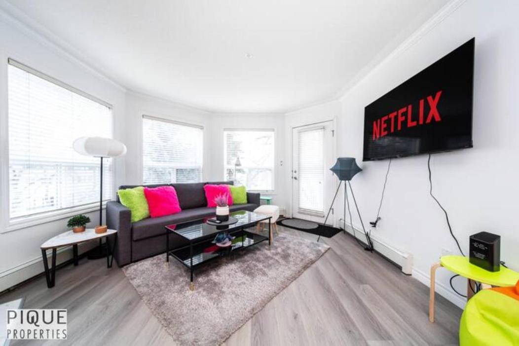 Aparthotel The Neon Palace - Kingbed - Fireplace - Netflix - Ug Park