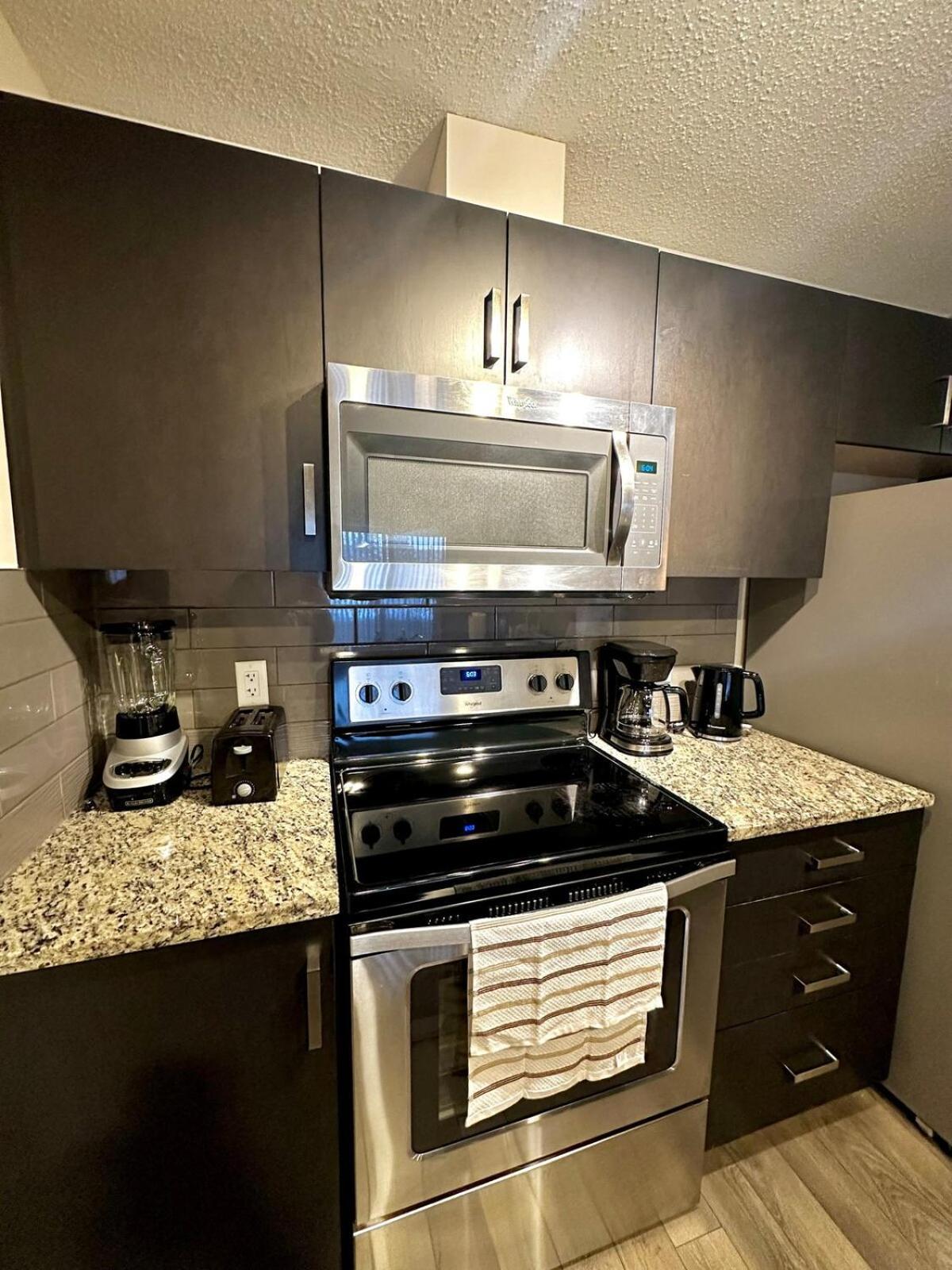1bed Blue House High Rise Manning Area Apartment Edmonton
