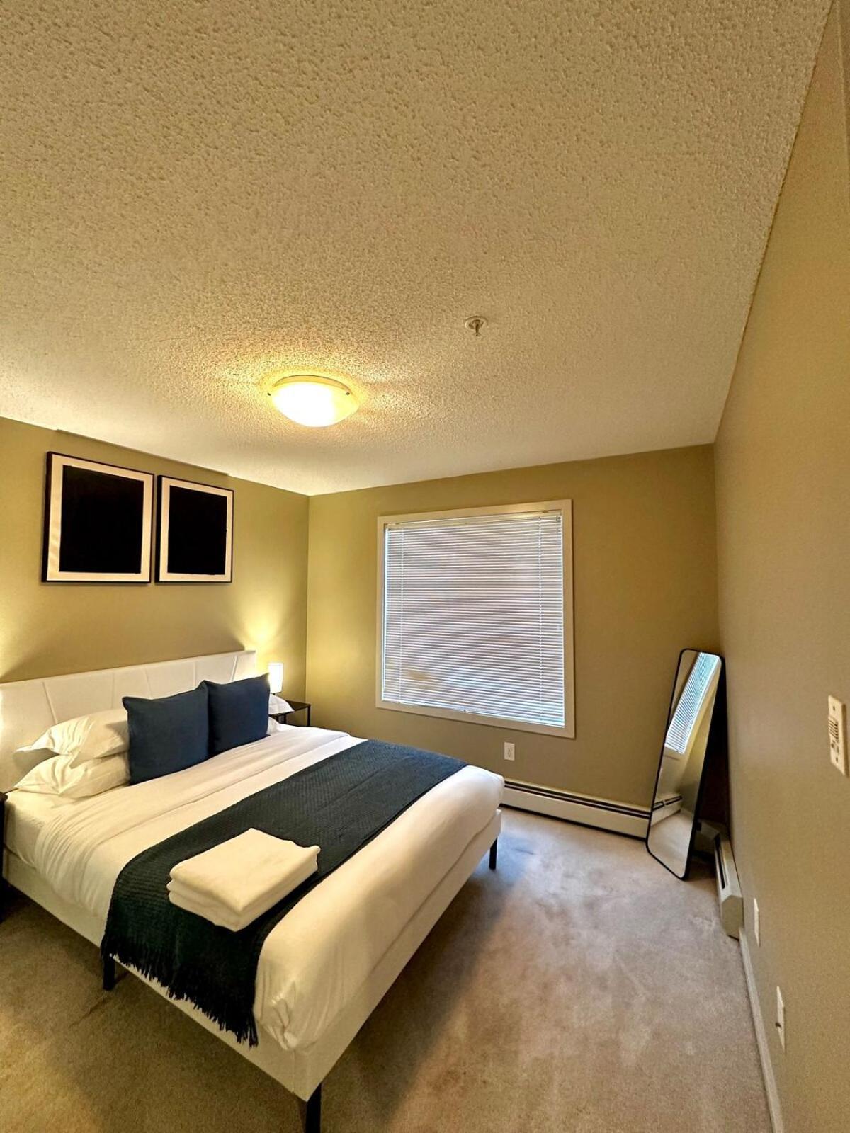 Apartment 1bed Blue House High Rise Manning Area Edmonton