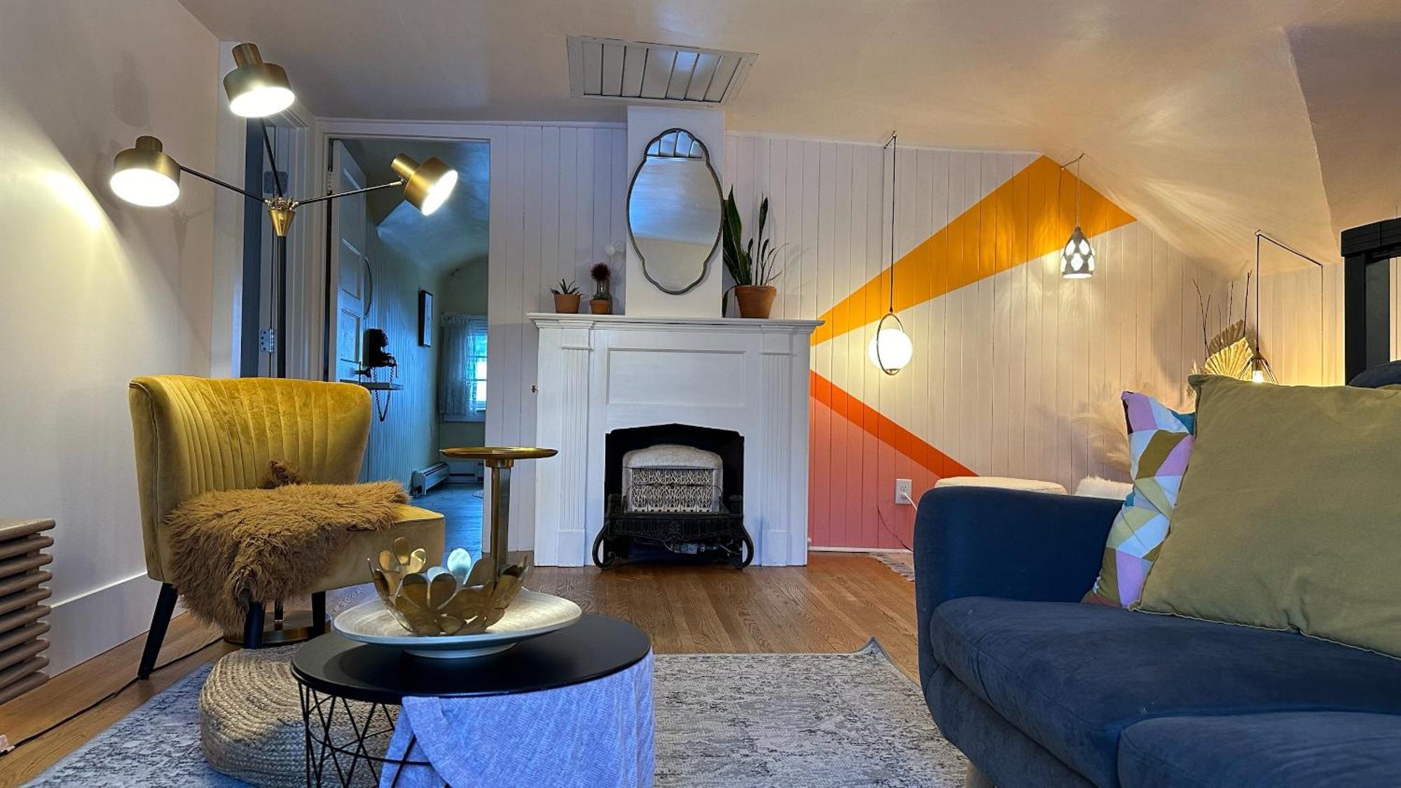 Holiday home Historic Hideaway 1912 Mansion Loft With Timeless Character *