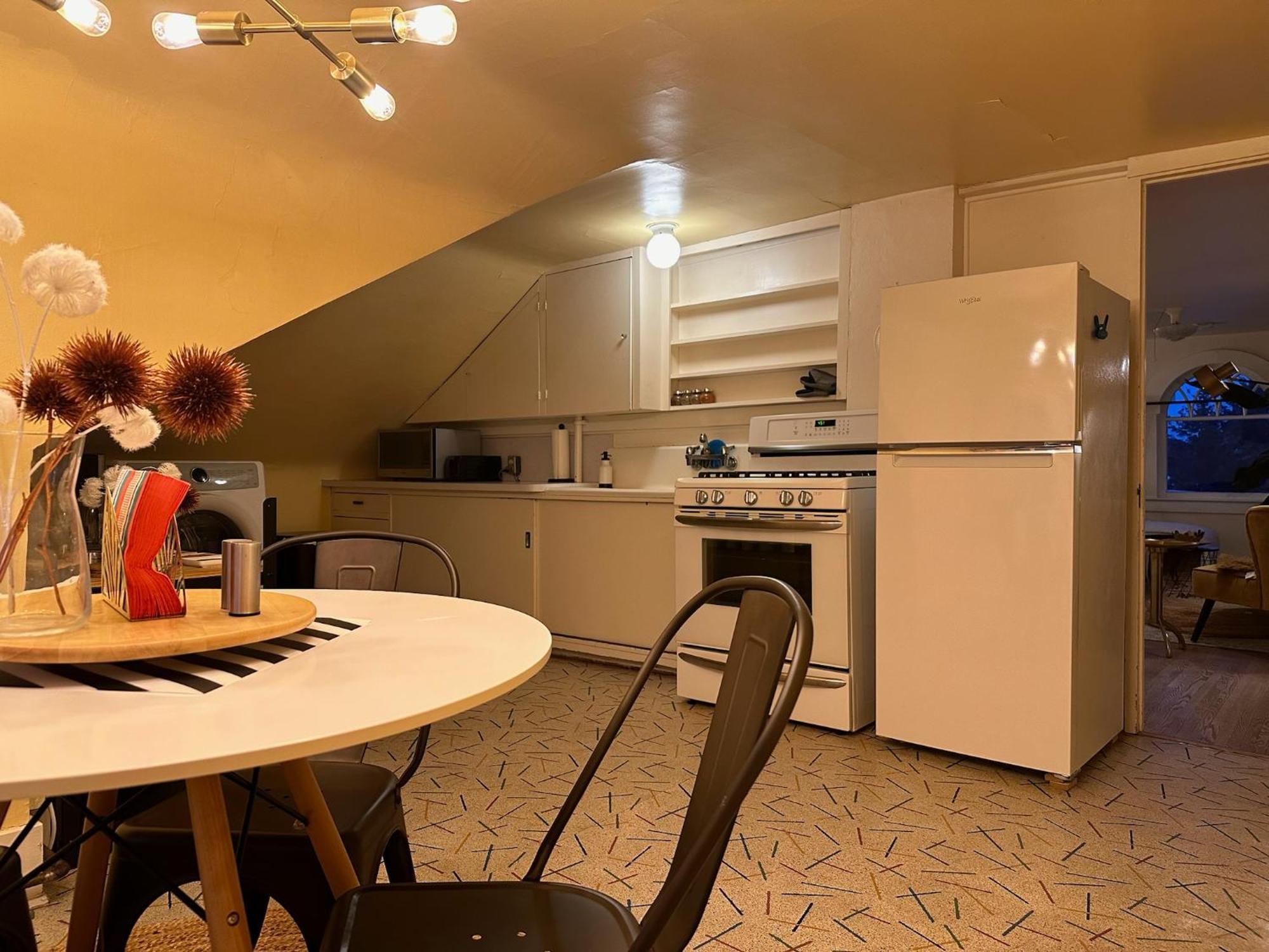 Historic Hideaway 1912 Mansion Loft With Timeless Character Holiday home