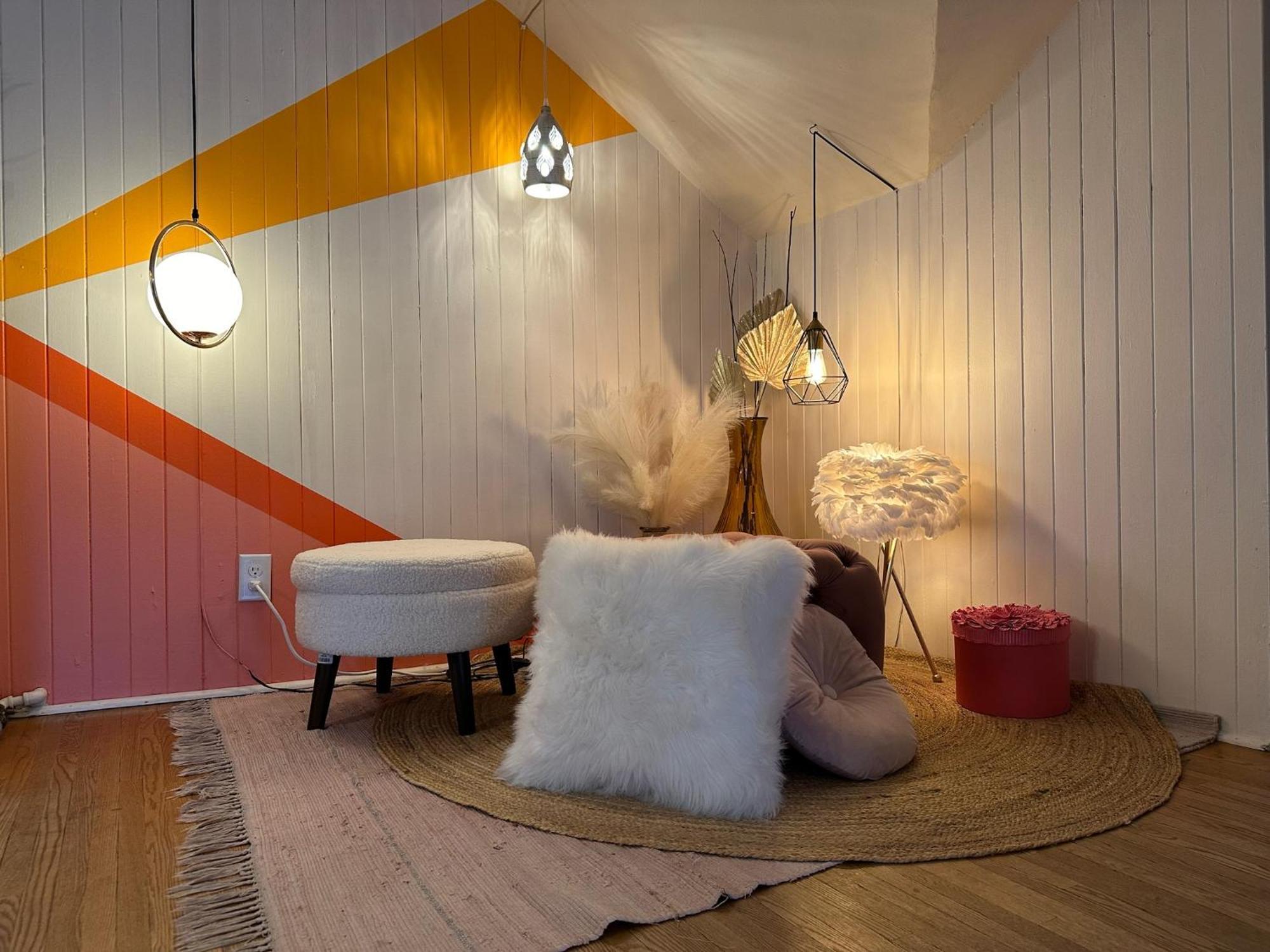Historic Hideaway 1912 Mansion Loft With Timeless Character Holiday home