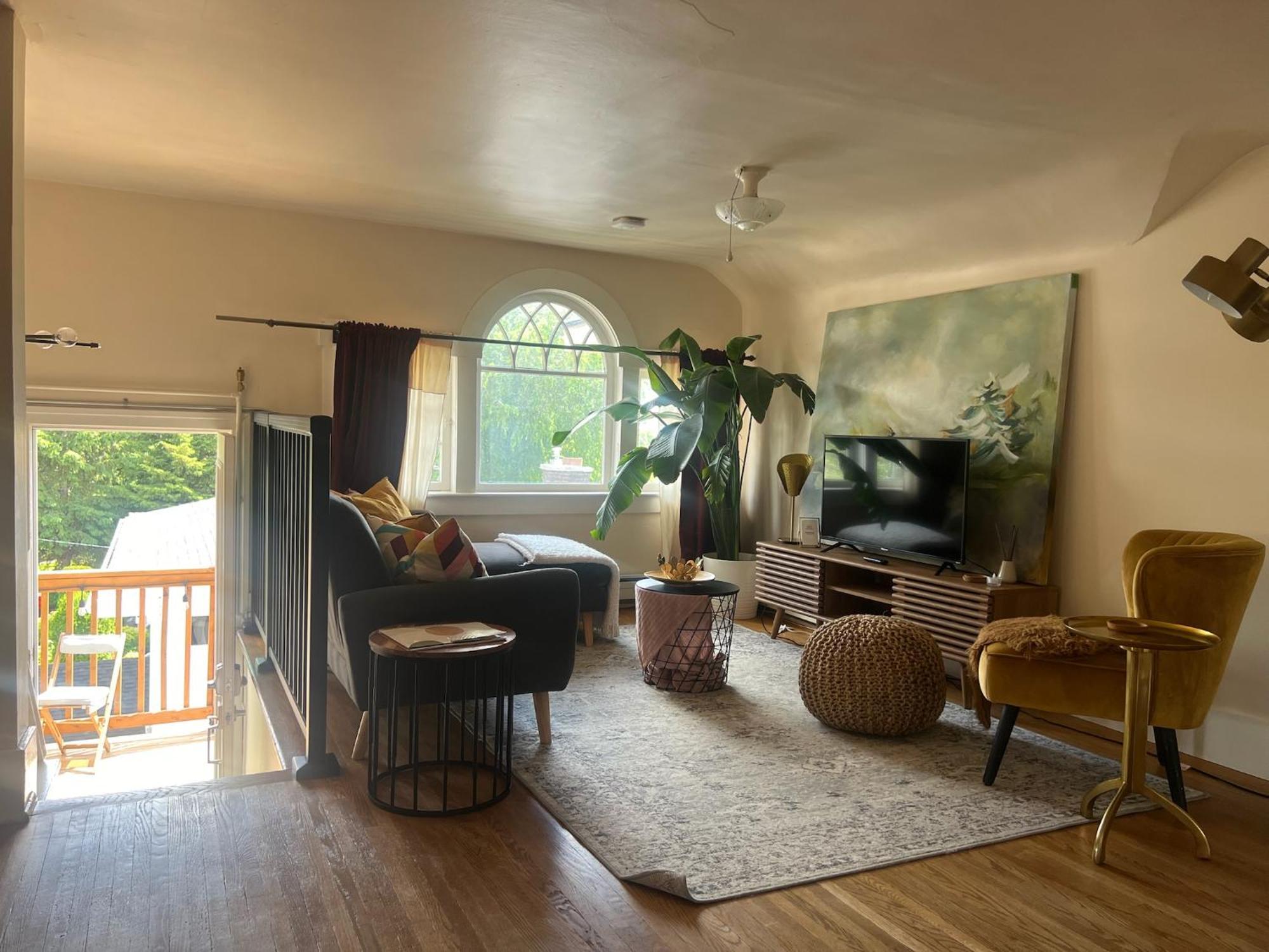 Historic Hideaway 1912 Mansion Loft With Timeless Character Holiday home