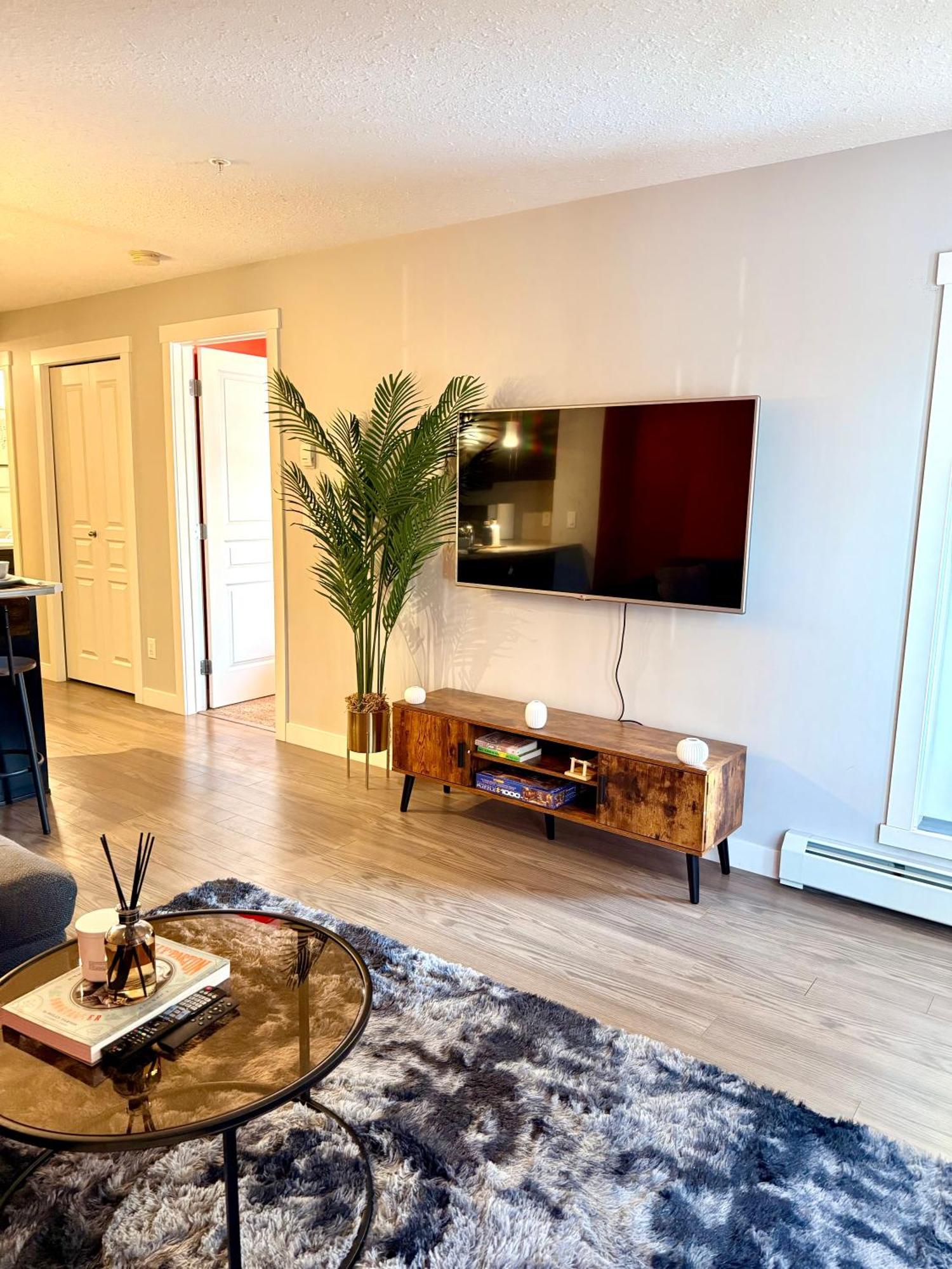 1bed Highrise Orange House, Clearview Area, Recreation Center Apartment