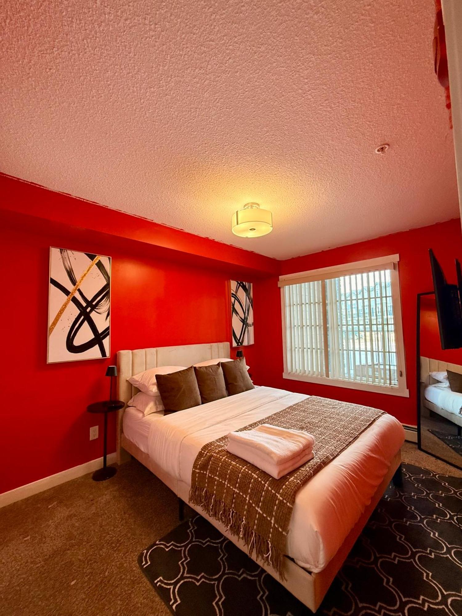 1bed Highrise Orange House, Clearview Area, Recreation Center Apartment *