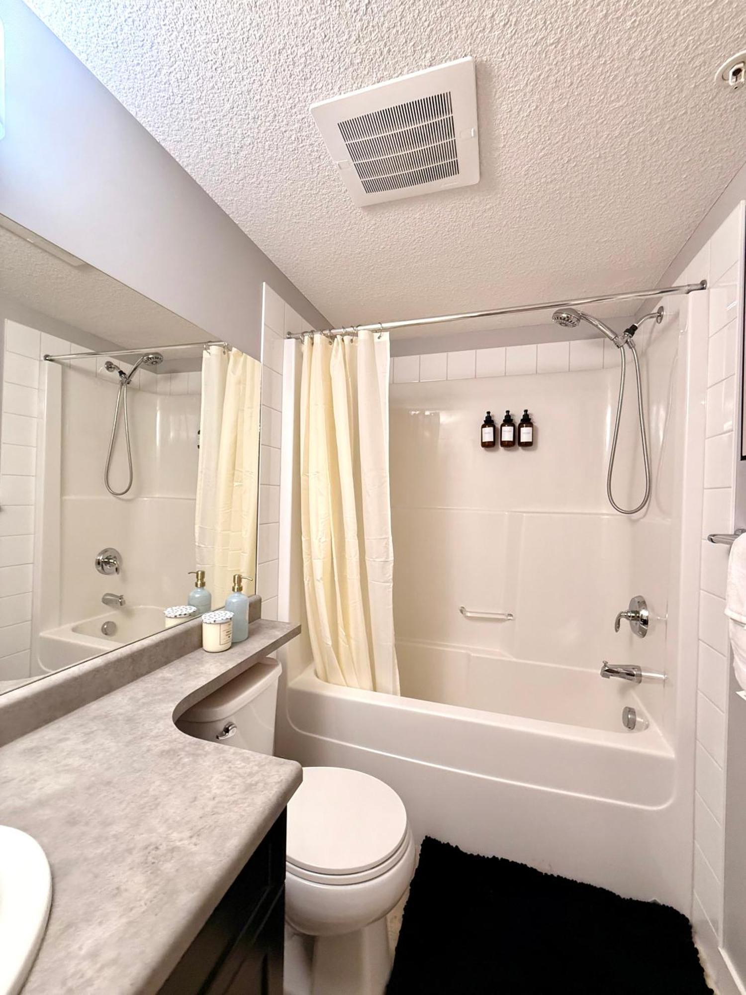 Apartment 1bed Highrise Orange House, Clearview Area, Recreation Center *