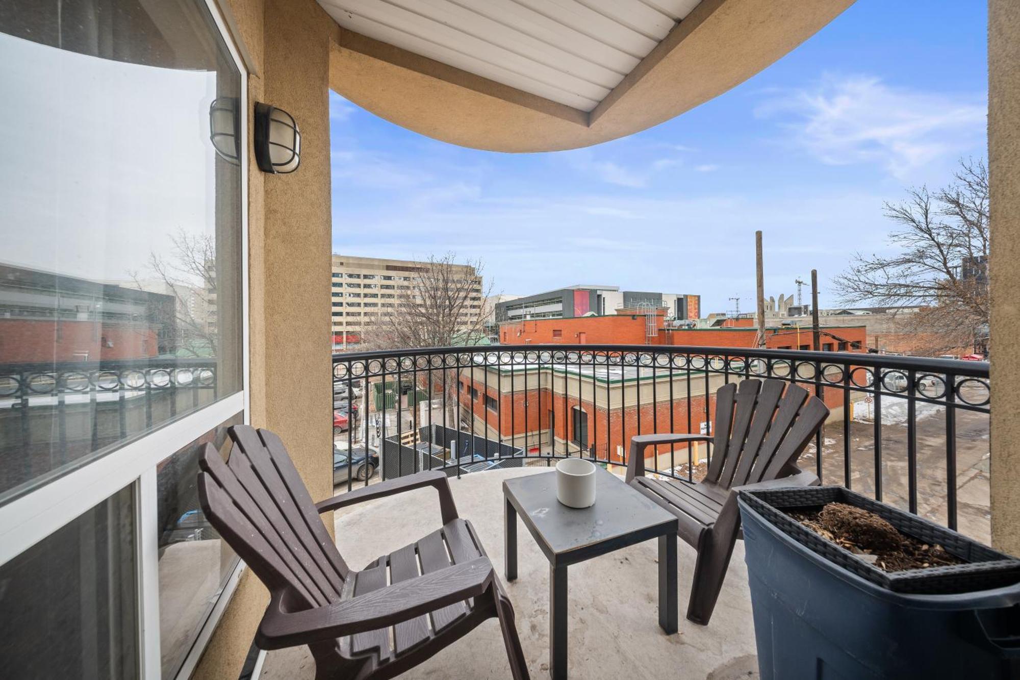 Ice District 2bed Condo, Rogers Place Apartment