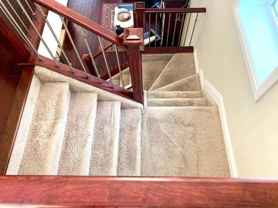Spacious 6 Beds 3 Baths In Wifi Parking Ac Edmonton
