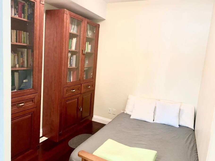 Spacious 6 Beds 3 Baths In Wifi Parking Ac * Edmonton