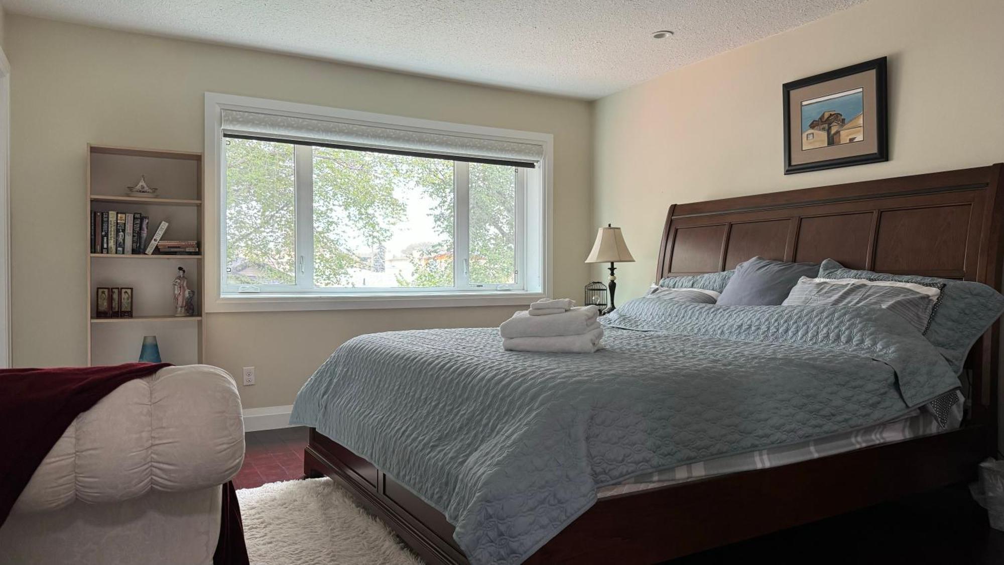 Spacious 6 Beds 3 Baths In Wifi Parking Ac * Edmonton