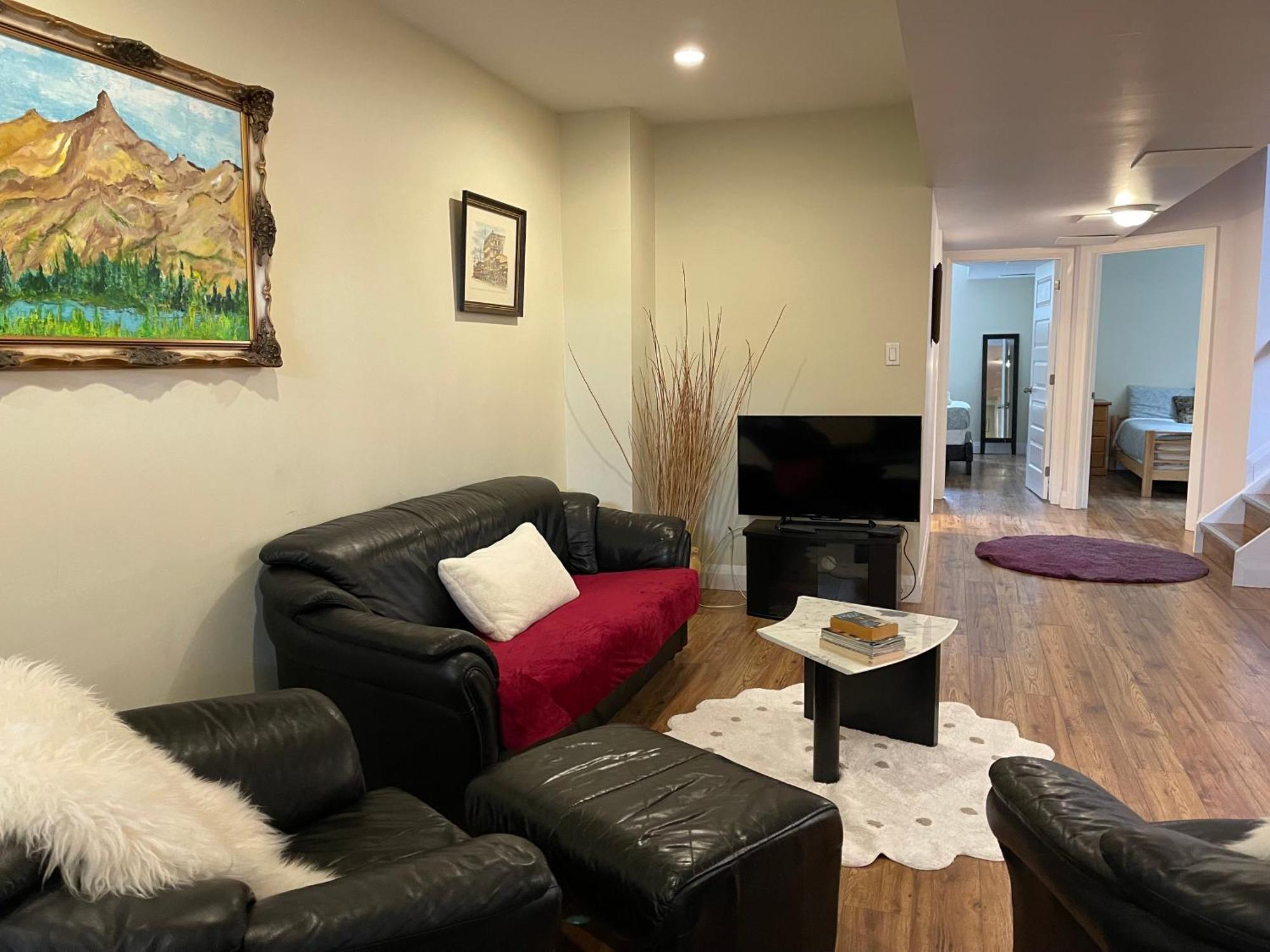 Spacious 6 Beds 3 Baths In Wifi Parking Ac * Edmonton