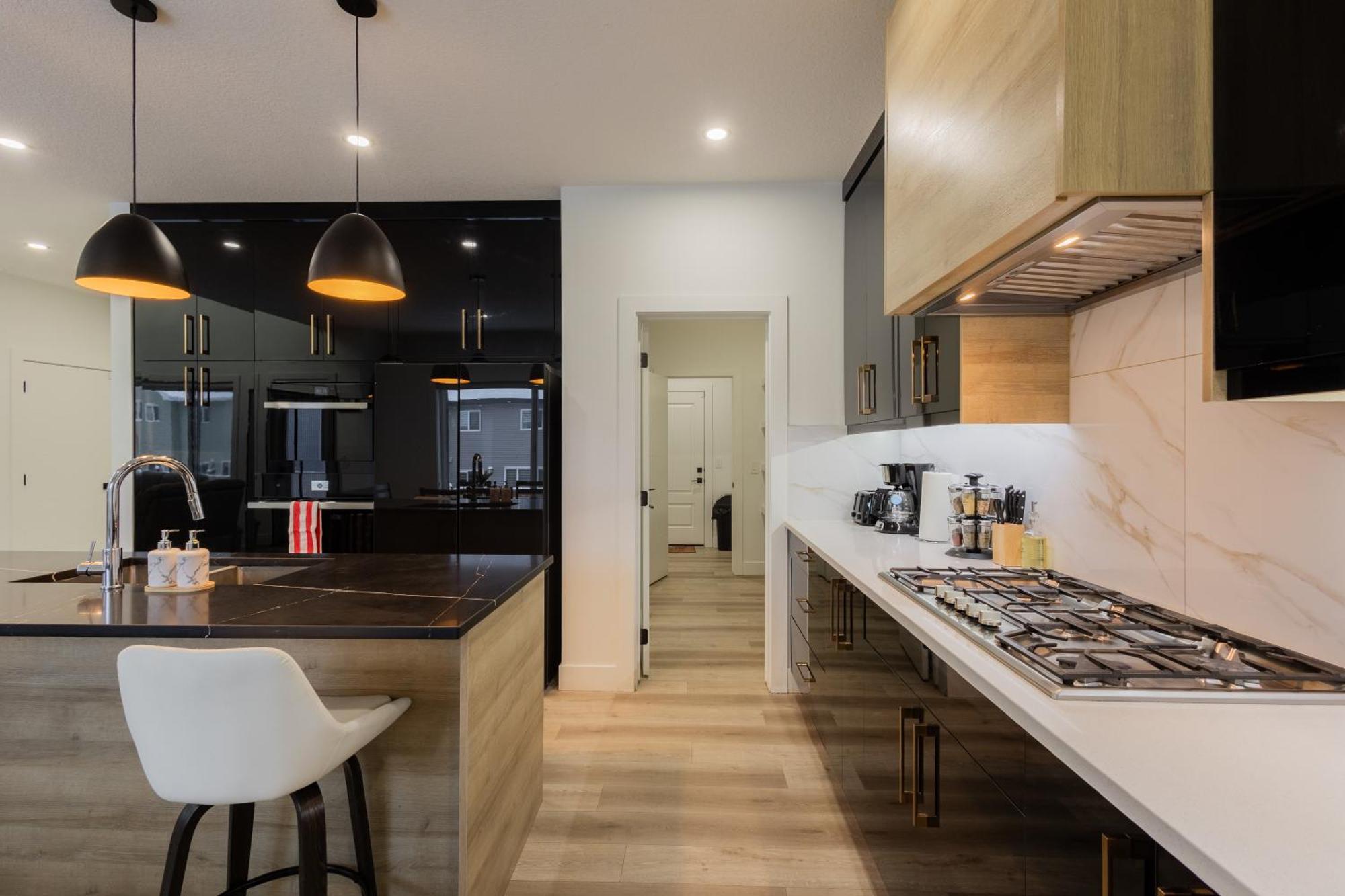 Villa Spacious & Convenient Big House Edmonton