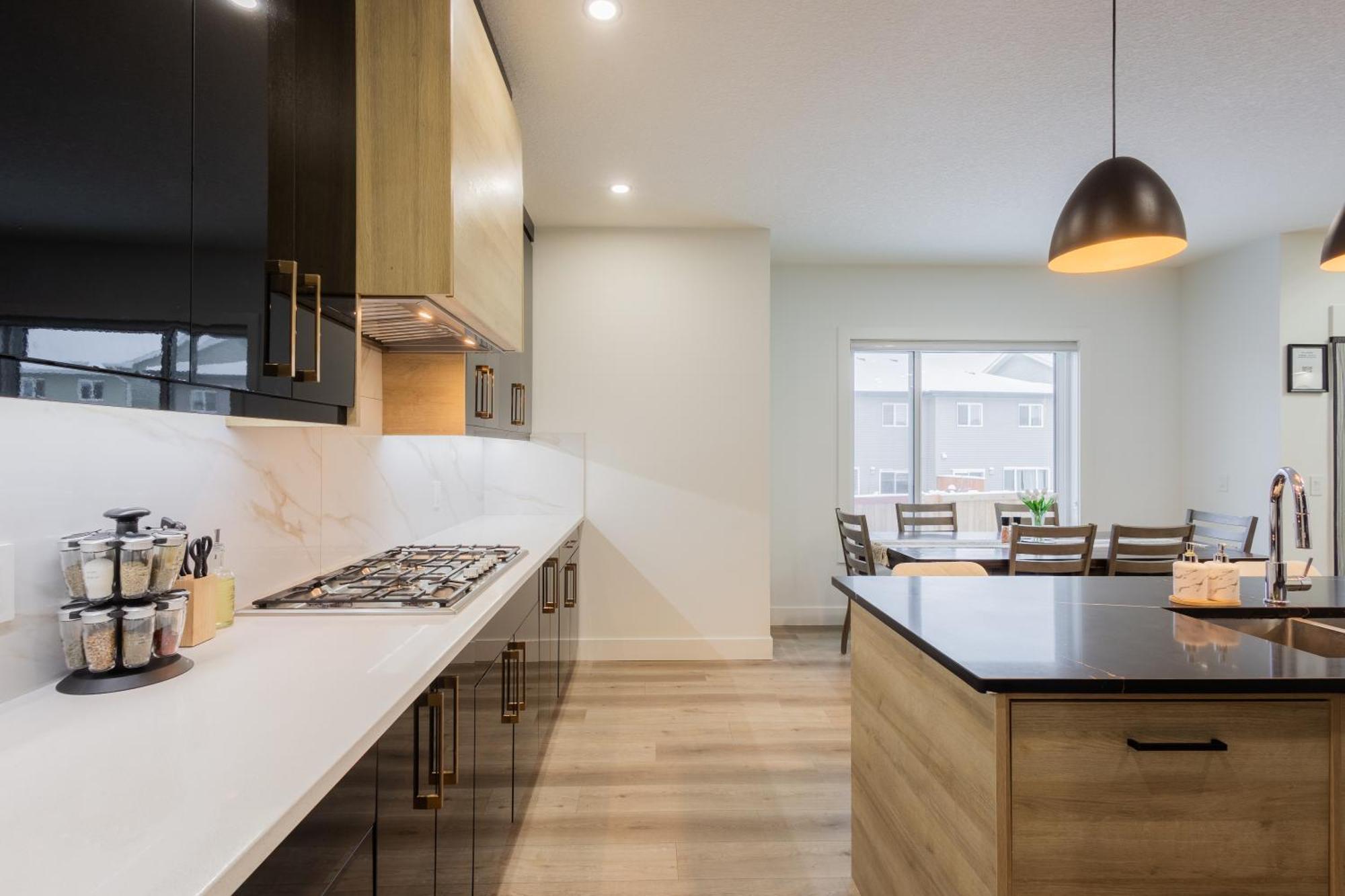 Villa Spacious & Convenient Big House Edmonton