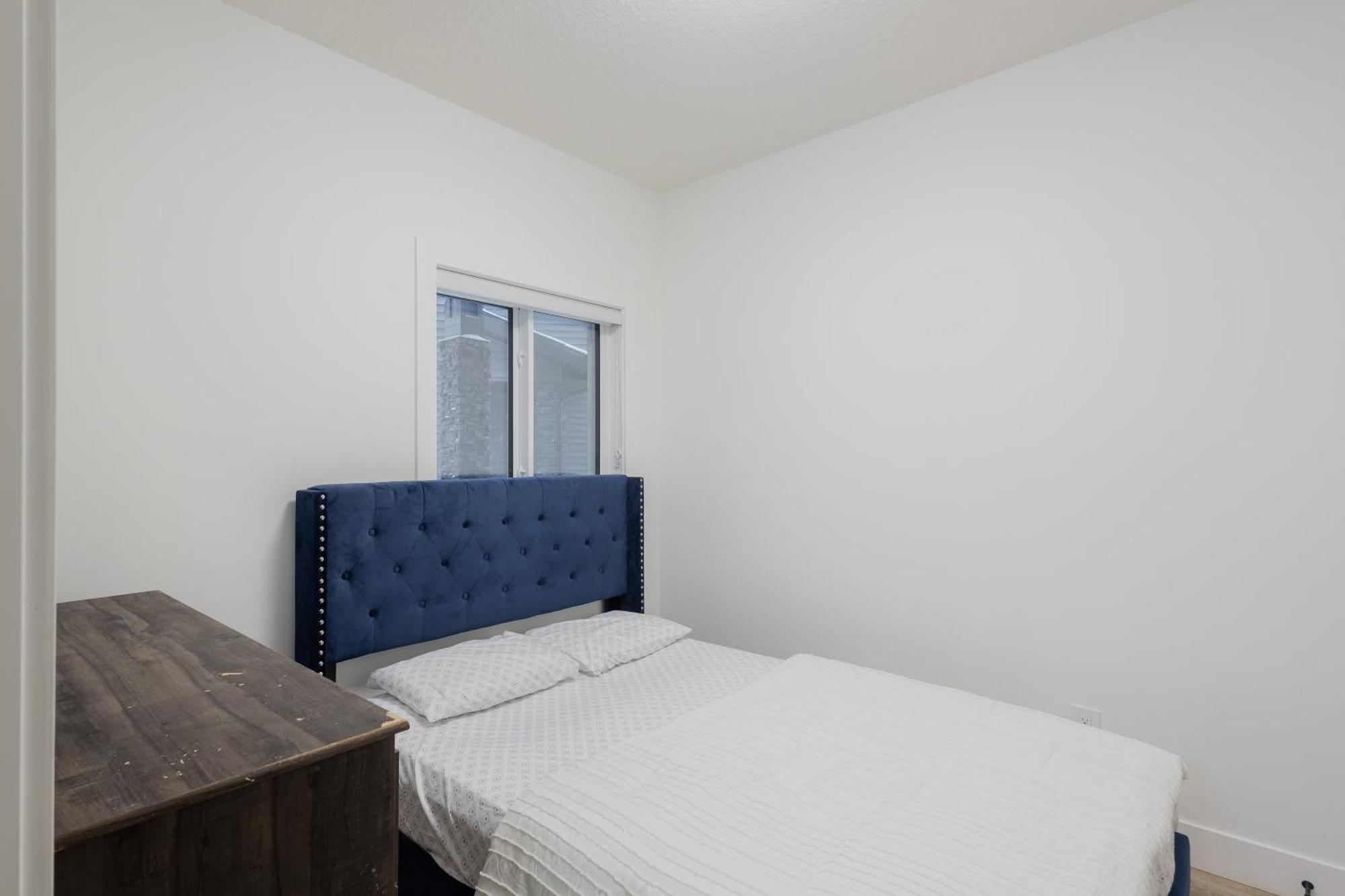 Spacious & Convenient Big House Villa Edmonton