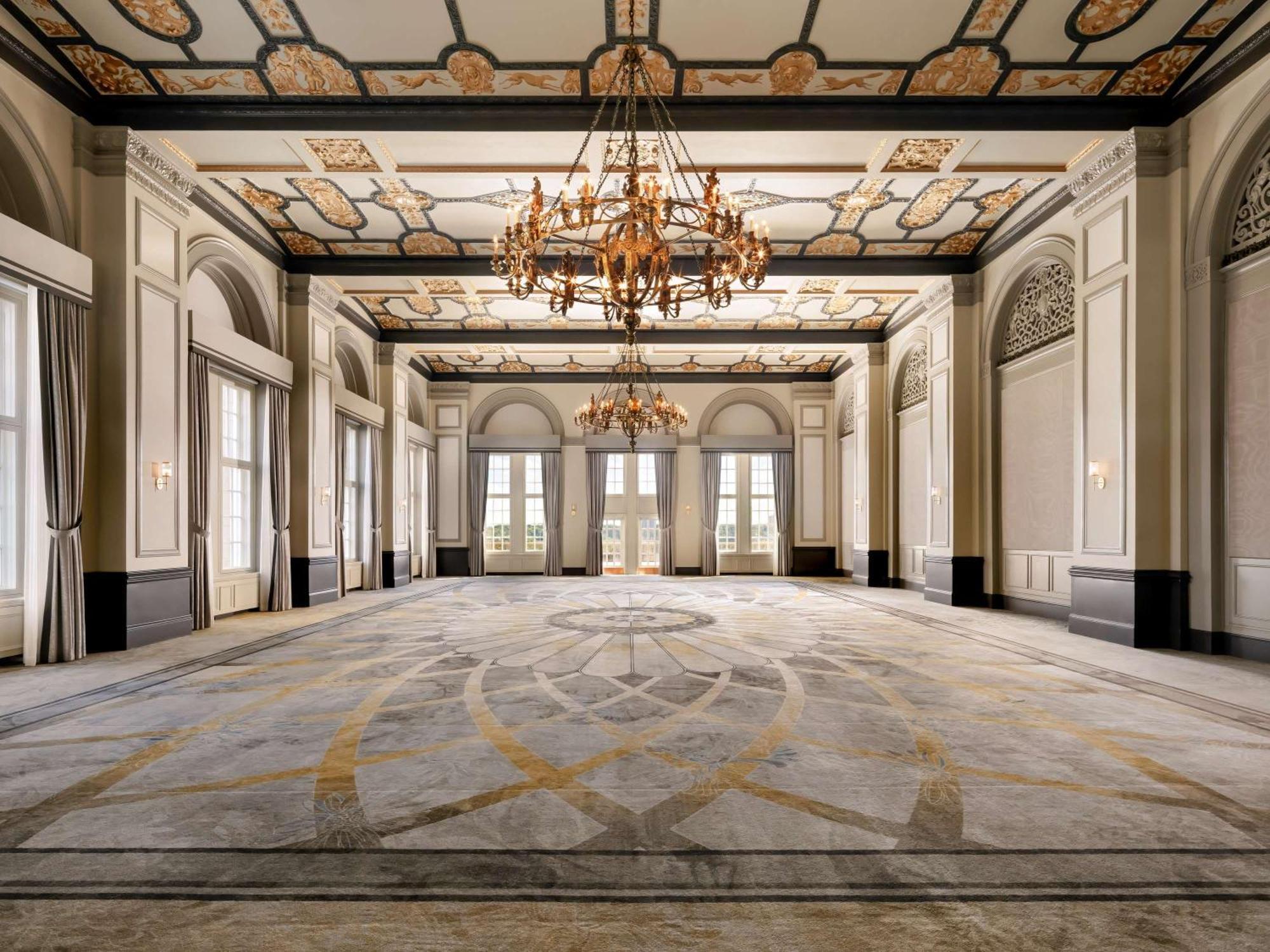Hotel Fairmont Macdonald 4*