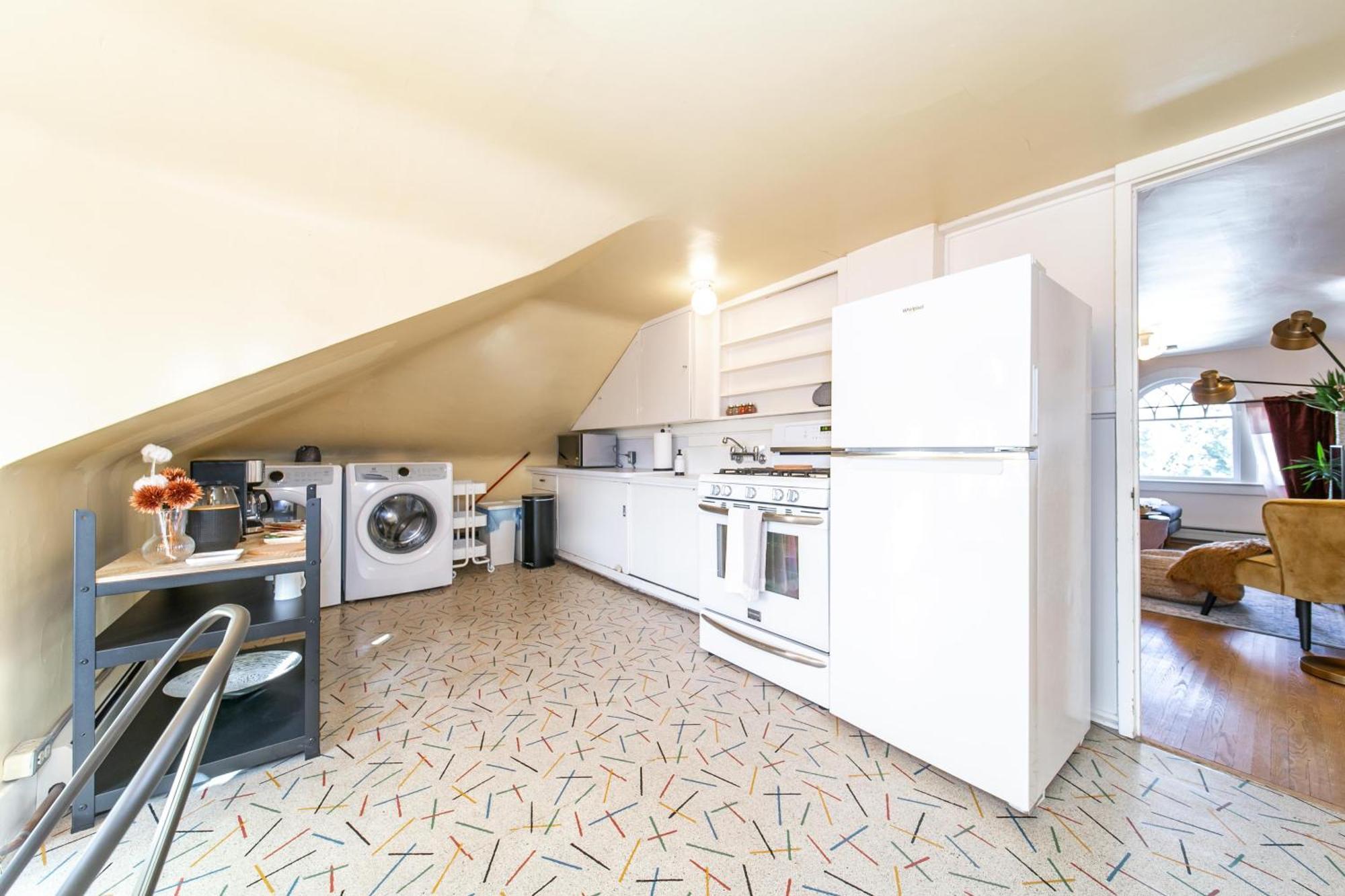 Historic Hideaway 1912 Mansion Loft With Timeless Character Holiday home Edmonton