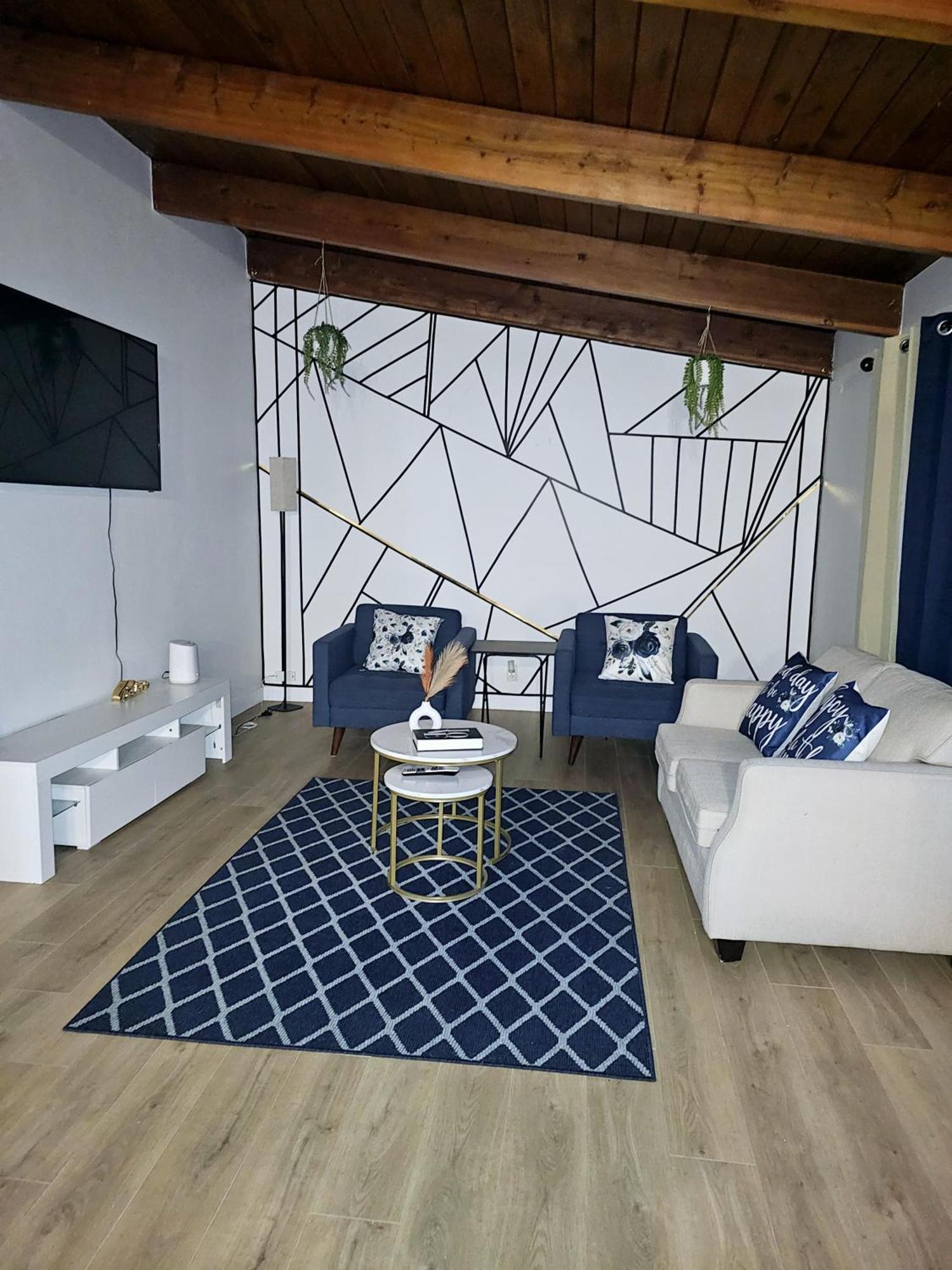 Guest house P&n Edmonton