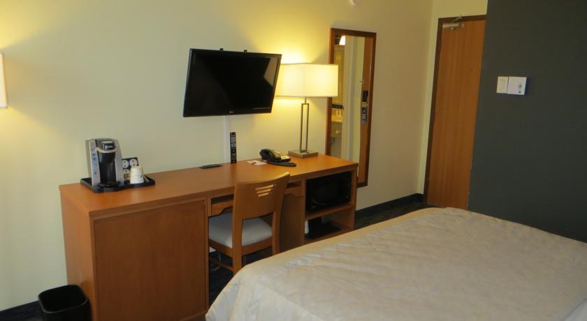 Travelodge By Wyndham West 2*