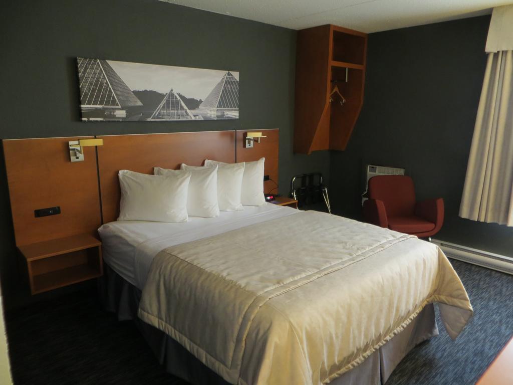 Hotel Travelodge By Wyndham West 2*