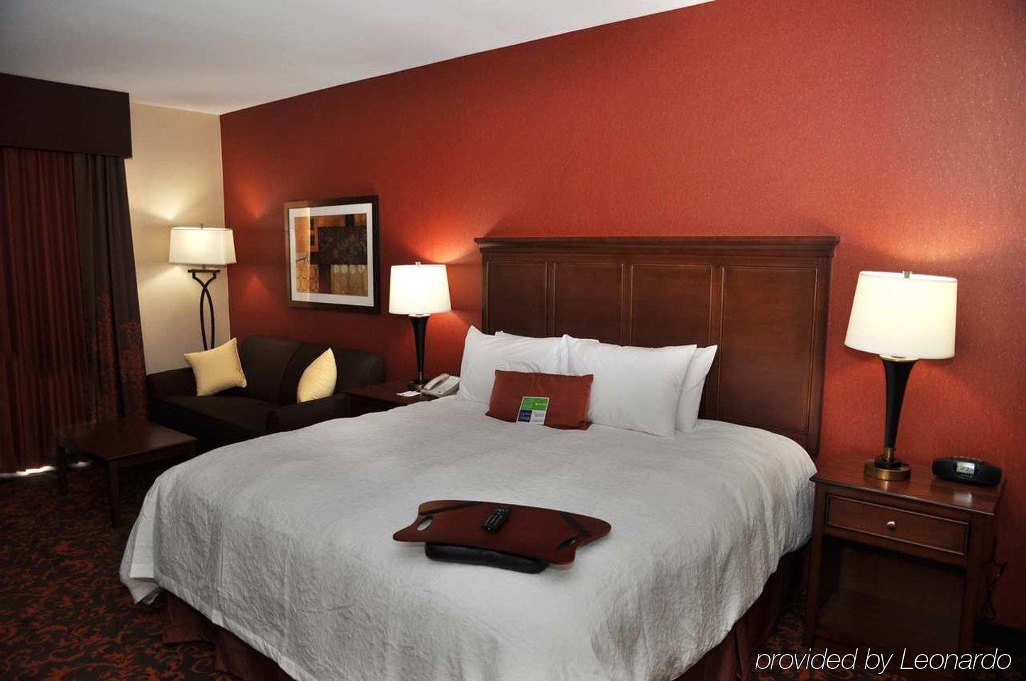 Hotel Hampton By Hilton South