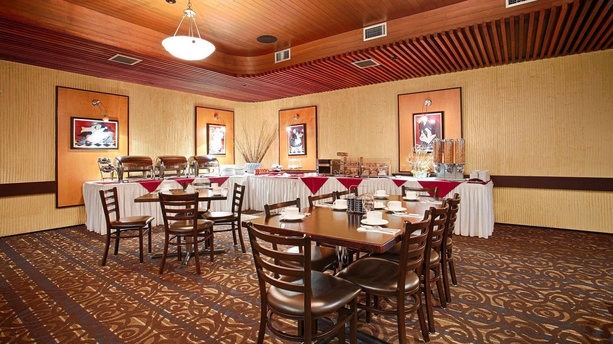 Hotel Western Cedar Park 3*