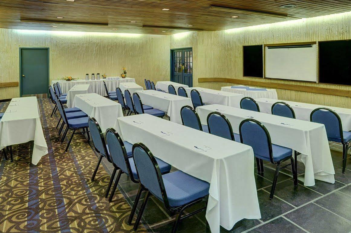 Western Cedar Park Hotel