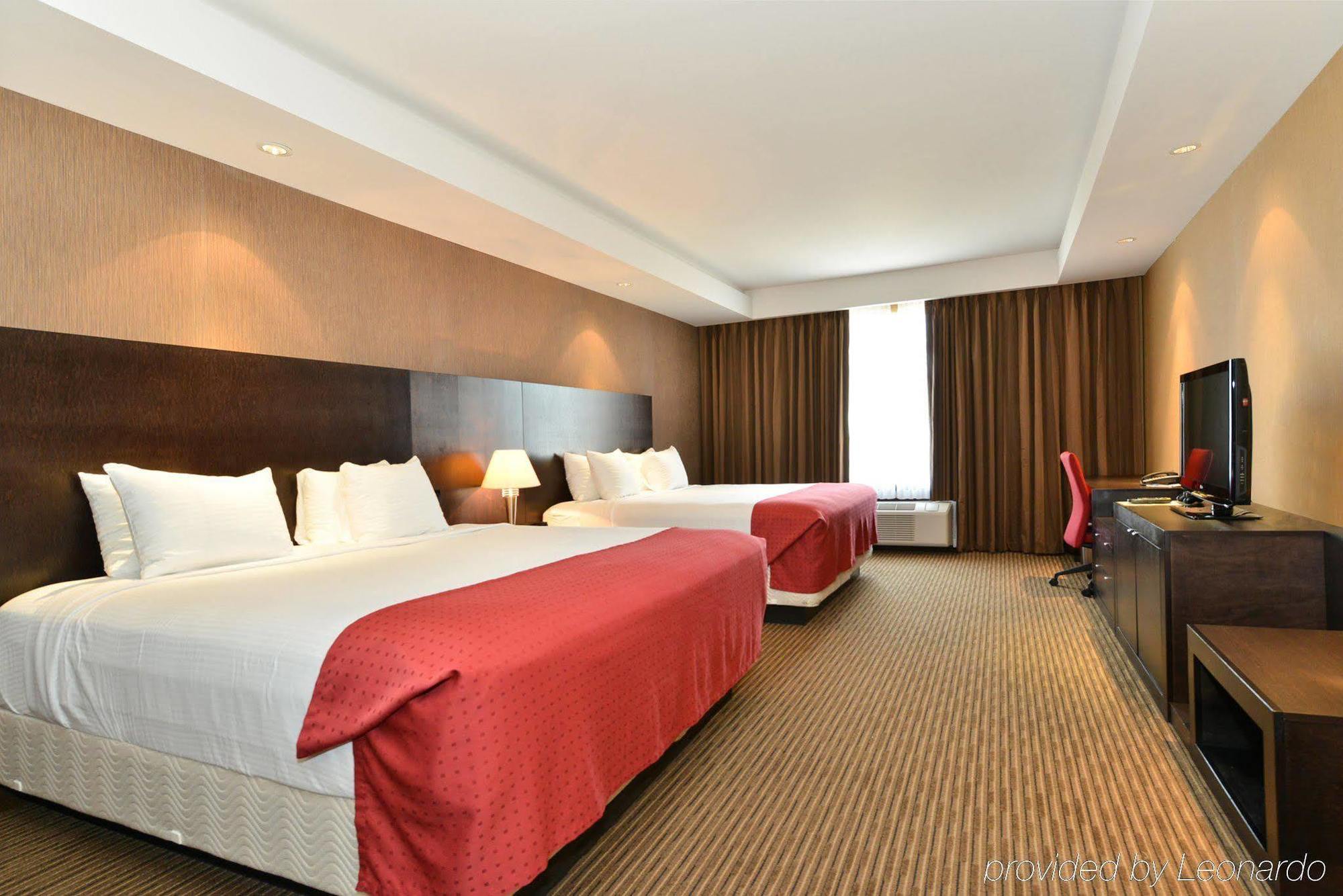 & Convention Center 3* Edmonton