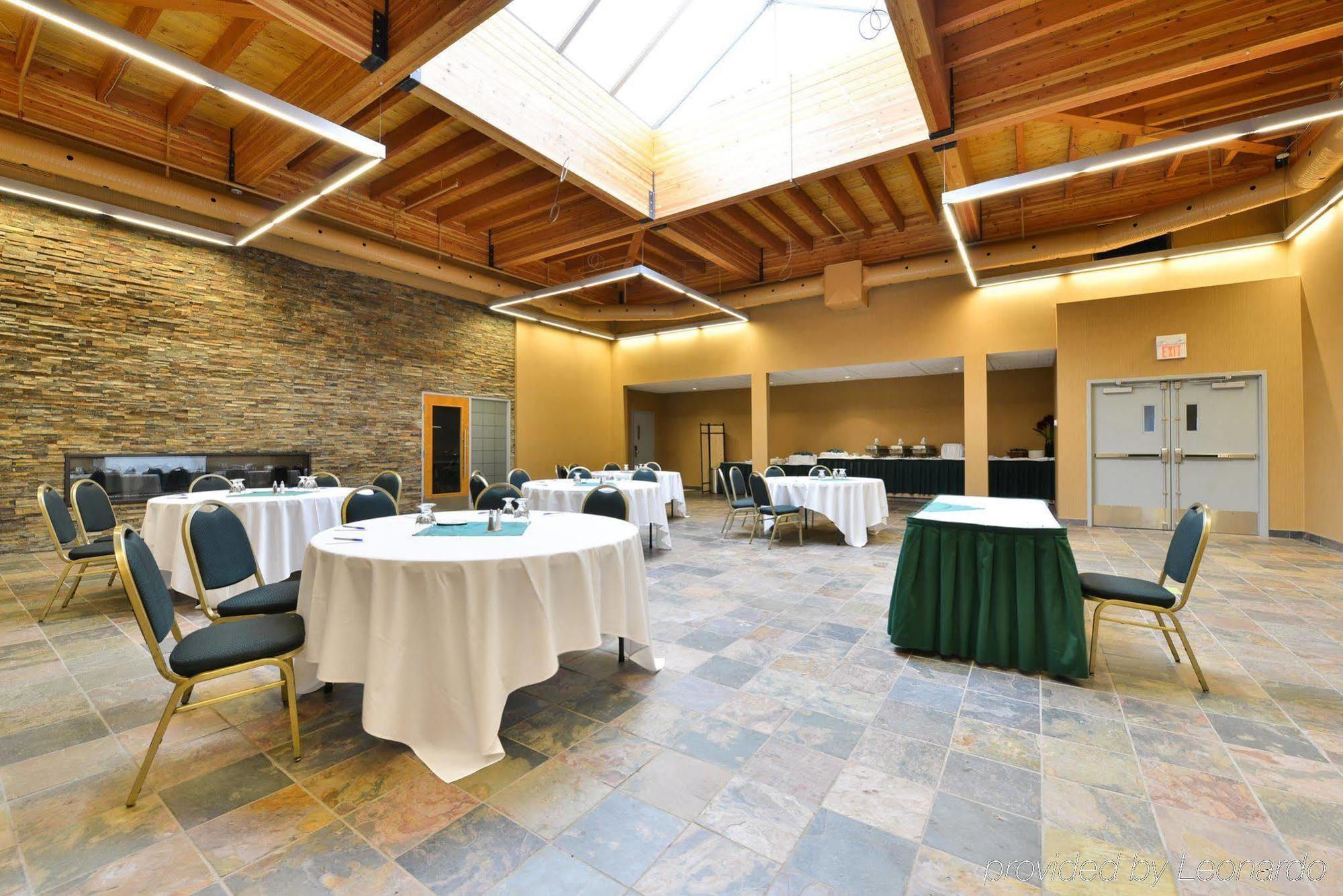 & Convention Center Hotel 3*
