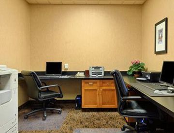 Wingate By Wyndham - West Hotel