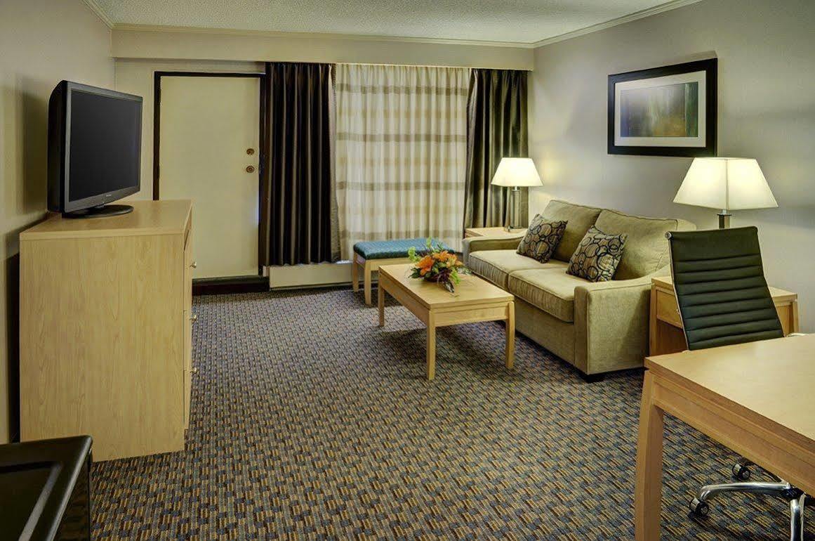 Hotel Western Cedar Park 3*