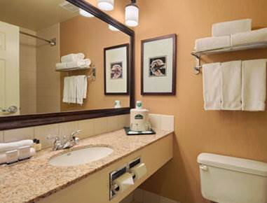 Wingate By Wyndham - West Hotel Edmonton